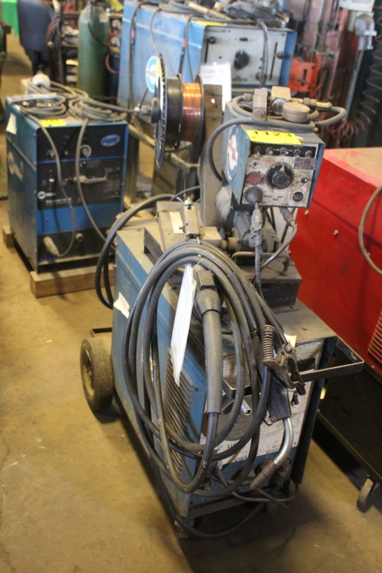 200 AMP MILLER WELDER WITH WIRE FEED ATTACHMENT MODEL CP200 POWER SUPPLY 200 AMP EQUIPPED WITH
