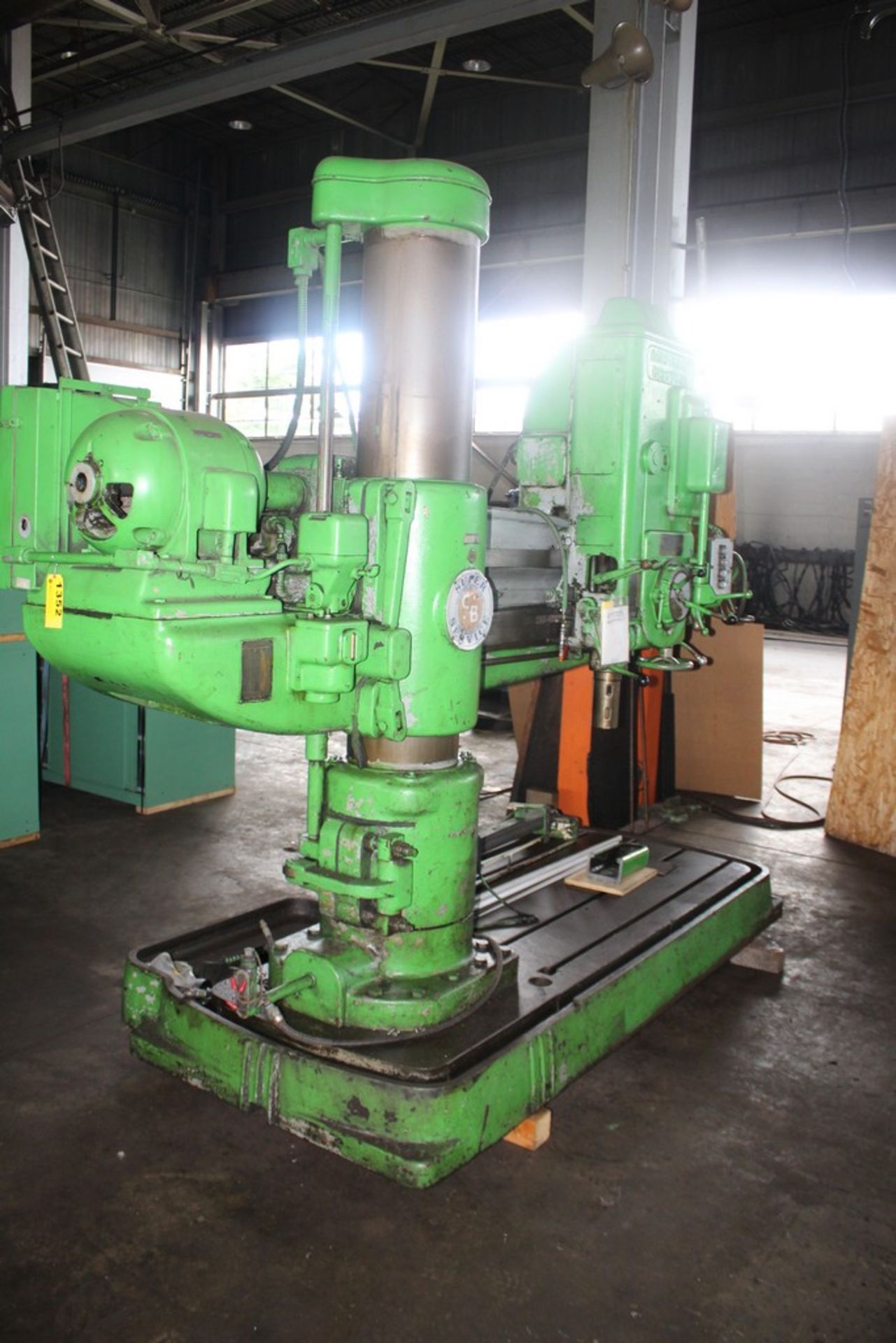 CINCINNATI BICKFORD 5' X 13" SUPER SERVICE RADIAL DRILL, S/N 3E1316 (1954) MAXIMUM DISTANCE C/L