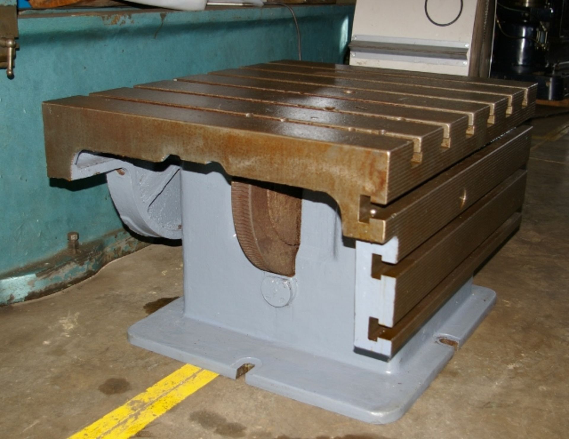 31" X 39" X 18" HEAVY DUTY TILTING BOX TABLE FOR RADIAL ARM DRILL - Image 10 of 10