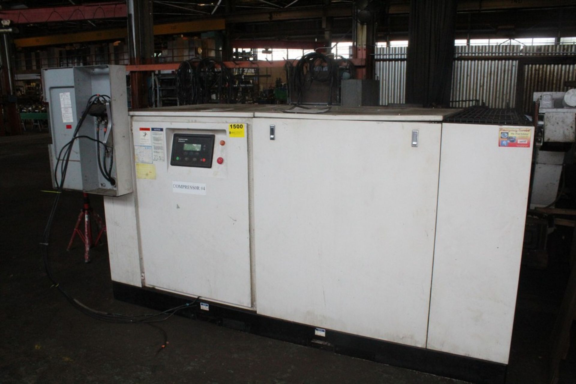 100 HP INGERSOLL RAND ROTARY SCREW AIR COMPRESSOR MODEL SSR-EP100 CAPACITY 446 CFM RATED OPERATING