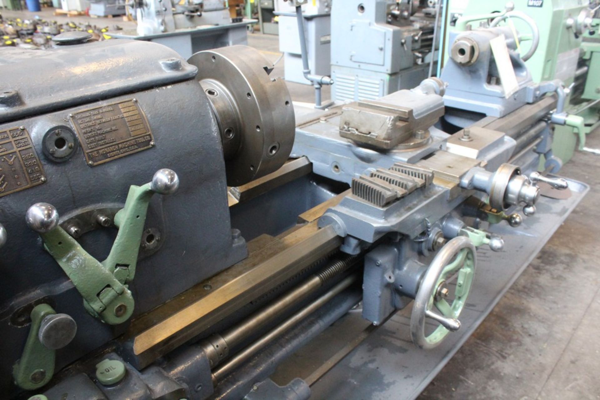 MONARCH 20-1/2" X 48" ENGINE LATHE, S/N 20362 (1941) MODEL 18"CBB, RATED SWING: 18", ACTUAL SWING - Image 3 of 8