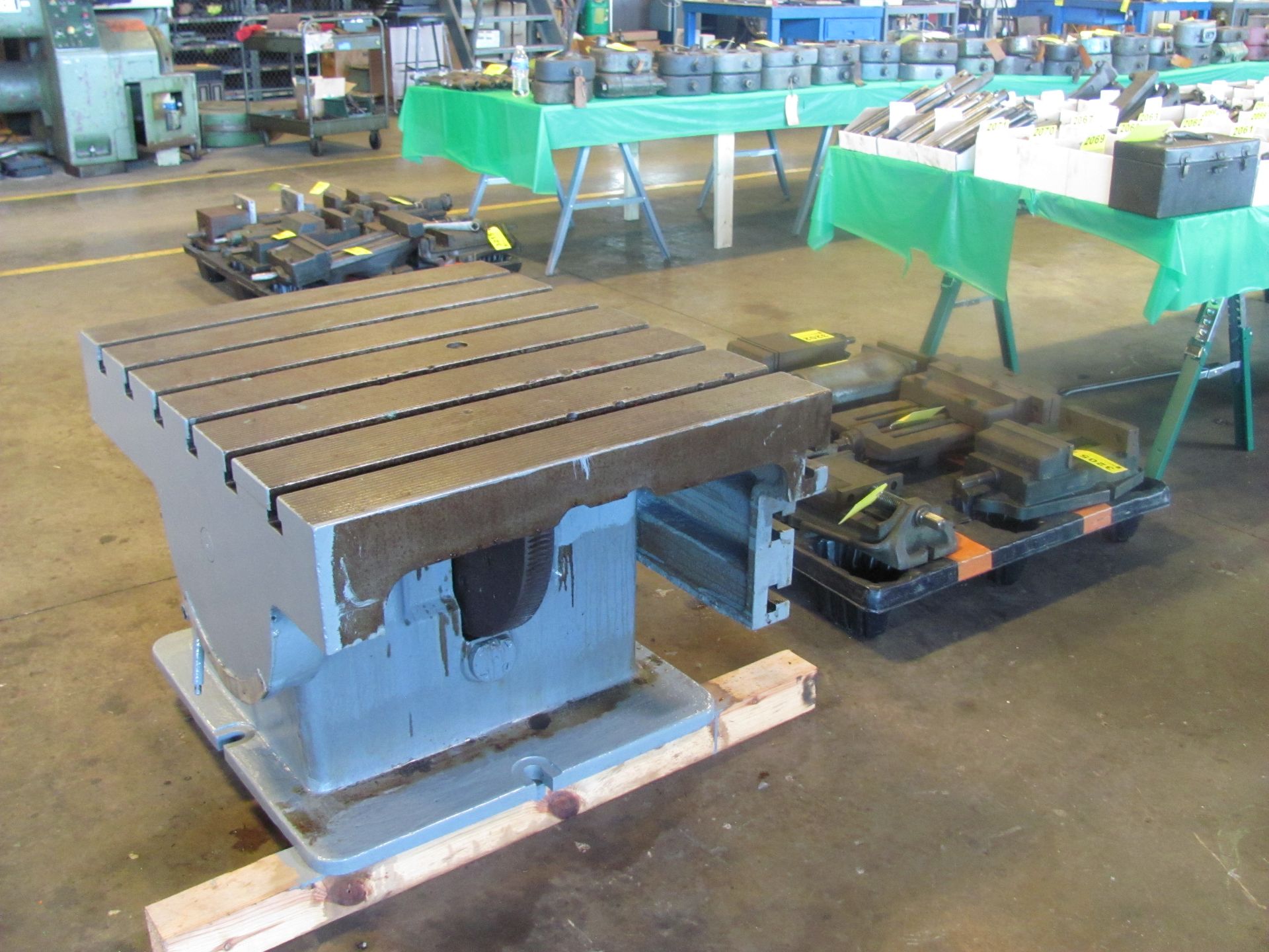 31" X 39" X 18" HEAVY DUTY TILTING BOX TABLE FOR RADIAL ARM DRILL - Image 9 of 10