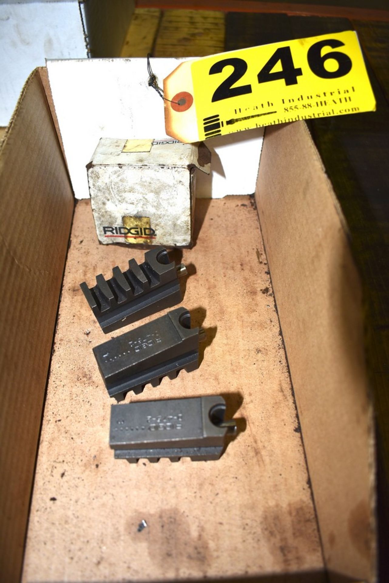 New Rigid D475-2 Chuck Jaw Set Complete with Springs & Pins - Image 2 of 3