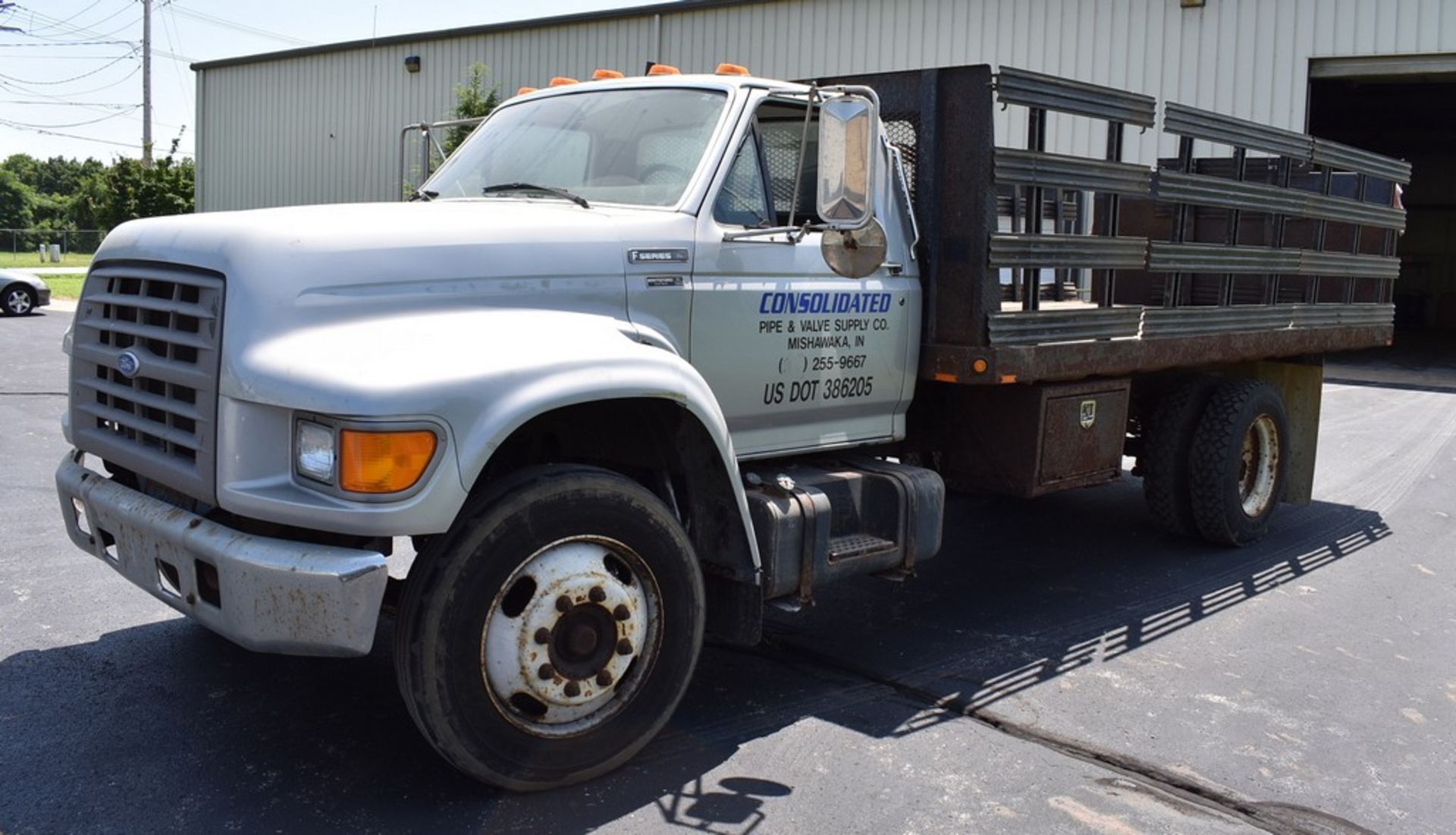 1995 Ford F700 Series Stake Bed Truck - Image 3 of 18
