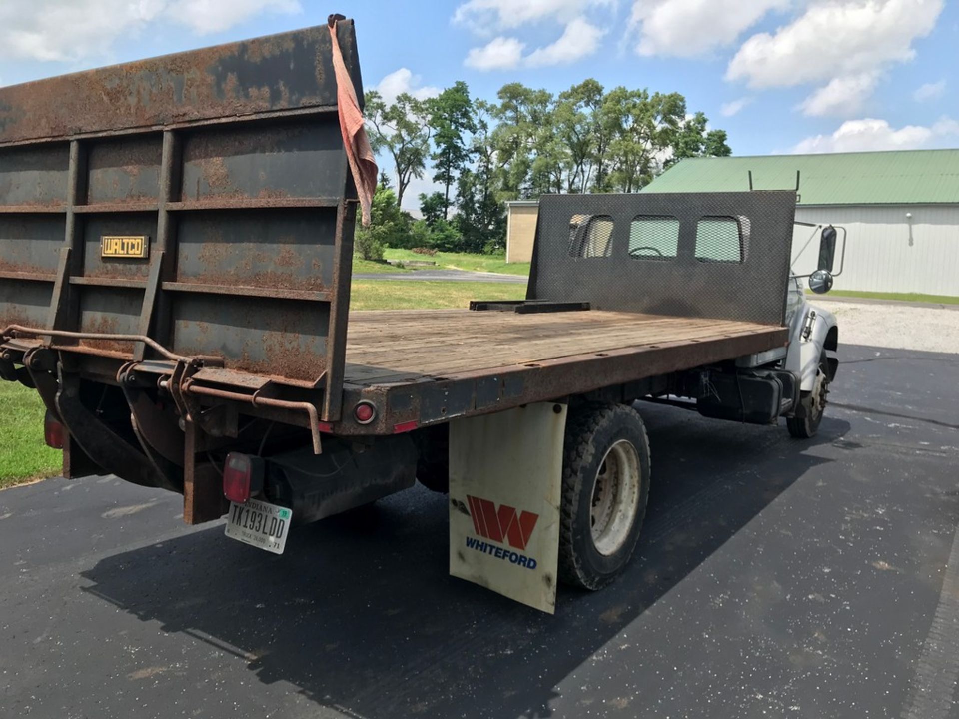 1995 Ford F700 Series Stake Bed Truck - Image 6 of 18