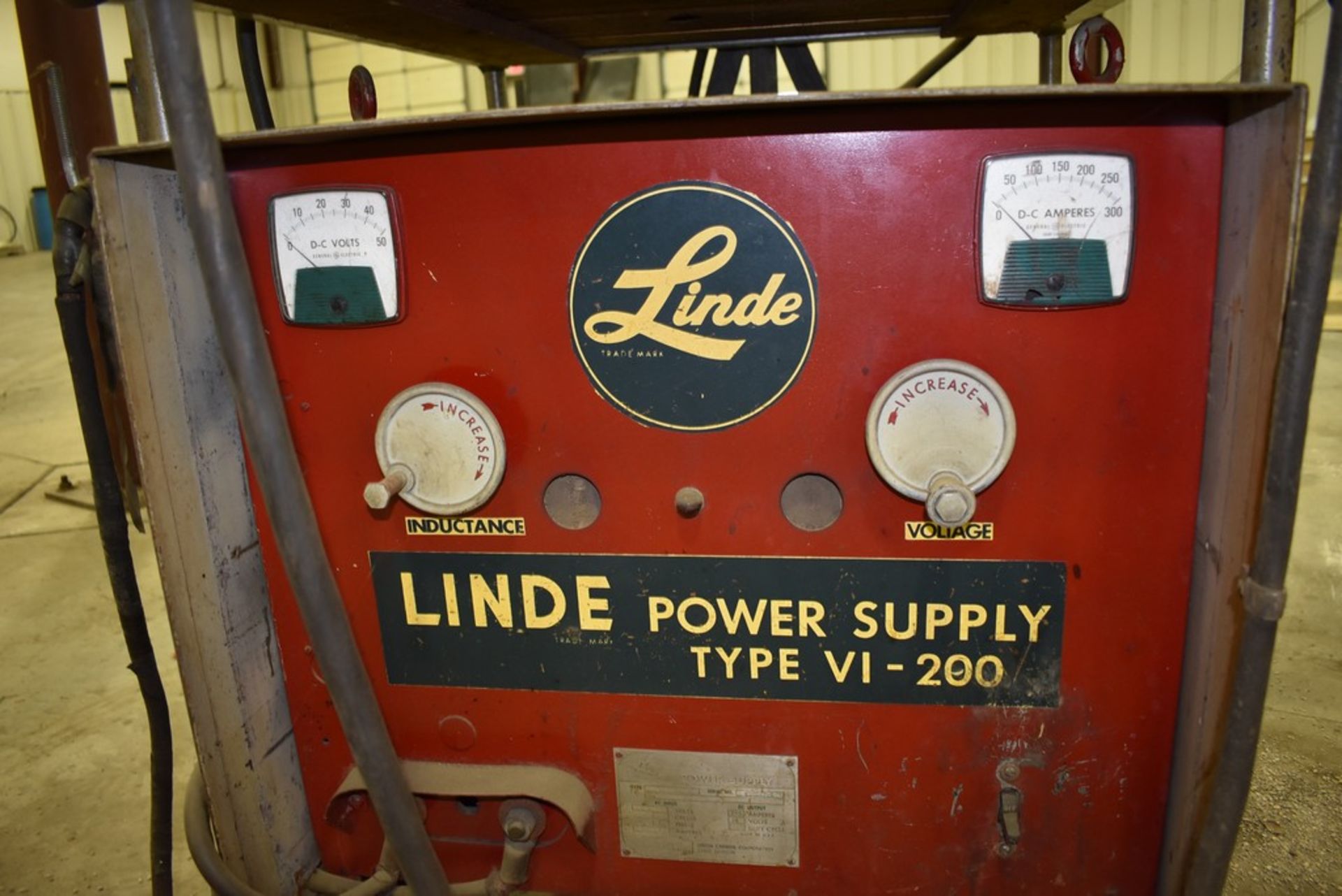 Linde 200 Amp Tyoe V1-200 Welding Power Source wirh Linde Wire Feed Unit & Welding Gun, Serial - Image 2 of 5