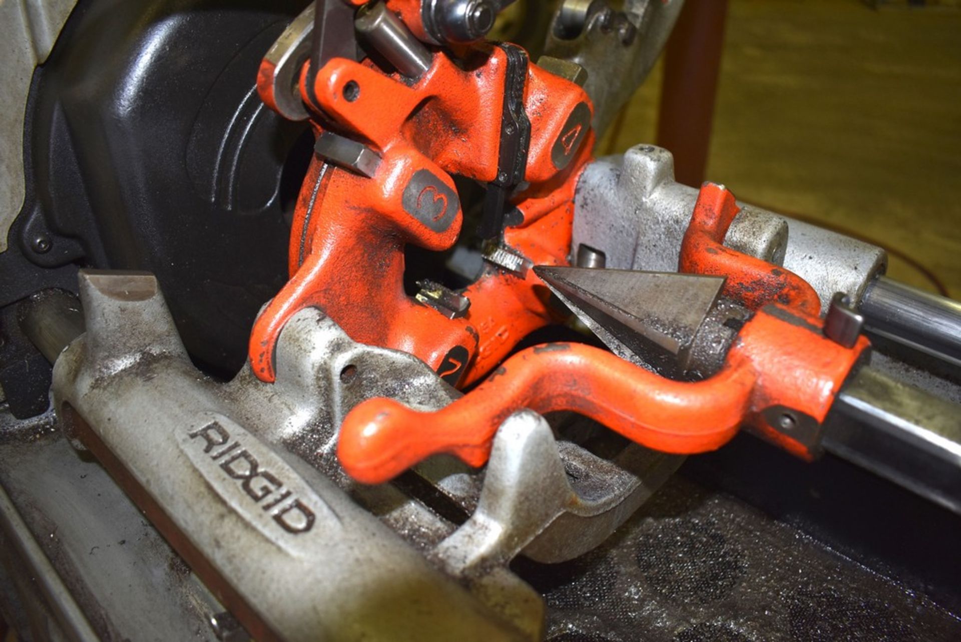 Ridgid Model 535A Auto Chuck Power Pipe Threader, Serial Number: EBC01045FO1, Ridgid 1/8" to 2" Pipe - Image 5 of 6