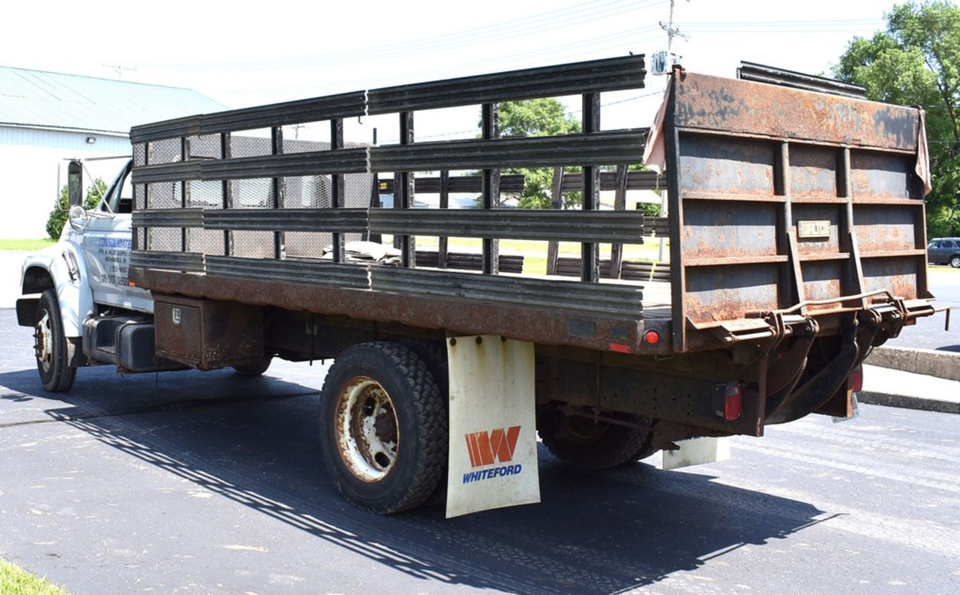 1995 Ford F700 Series Stake Bed Truck - Image 4 of 18