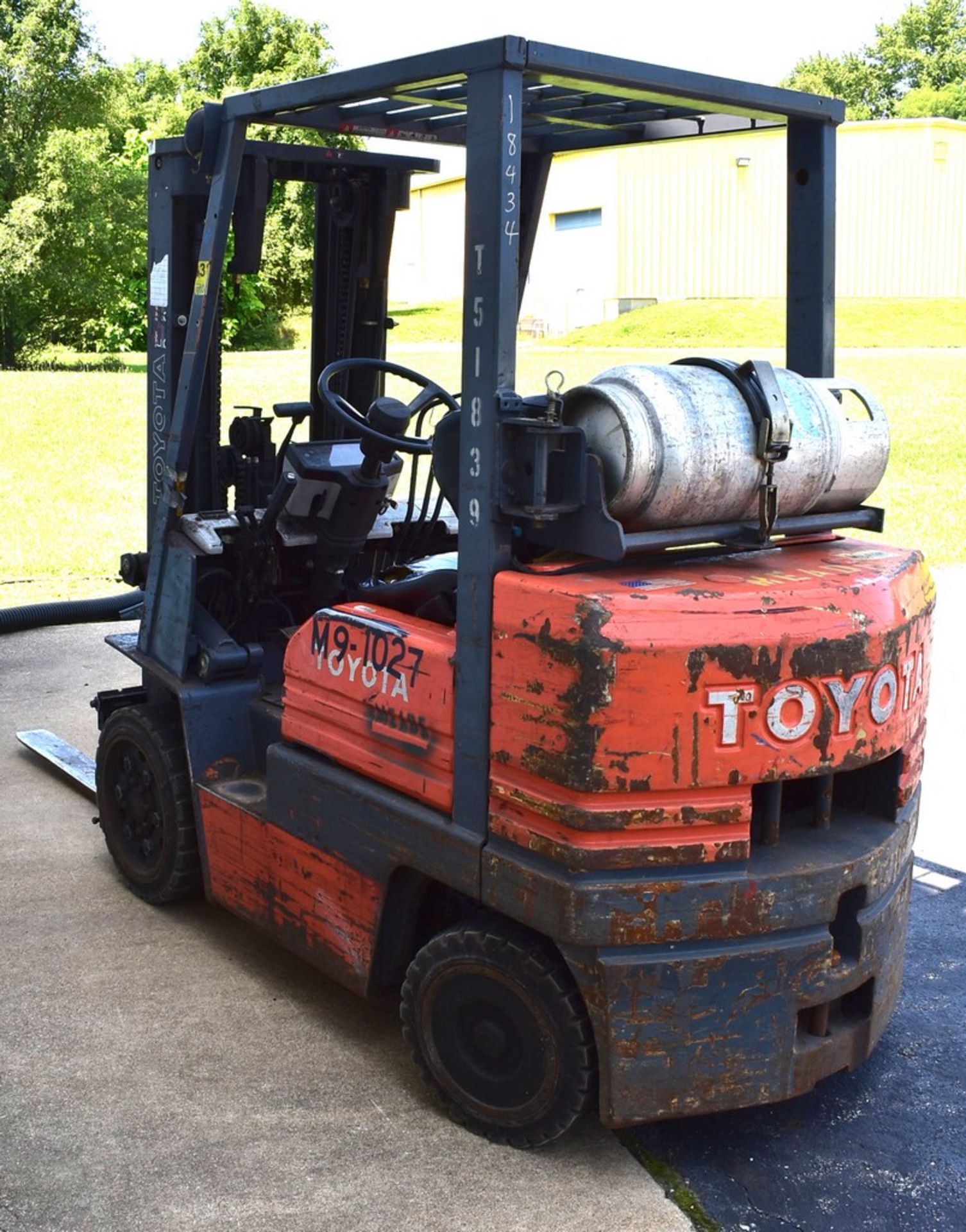 Toyota Model 5FGC25 Cushion Tire Lift Truck, Serial Number: 5FGCU25-82235 ( New 1994 ), 5000 Lbs - Image 6 of 10