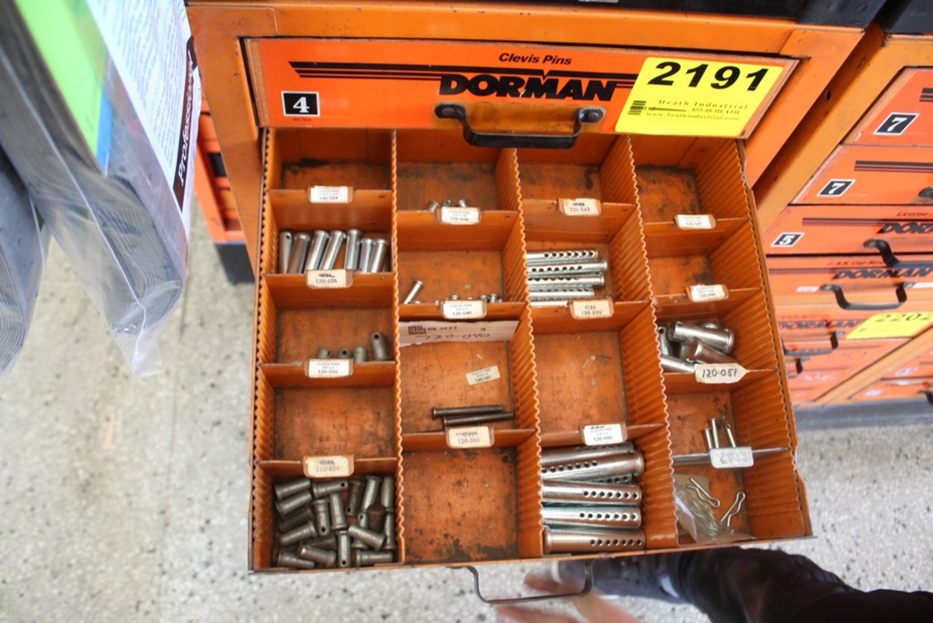 DORMAN FOUR DRAWER CABINET, CONTENTS INCLUDES CLEVIS PINS, BRAKE YOKES AND HOLD DOWNS - Image 3 of 5