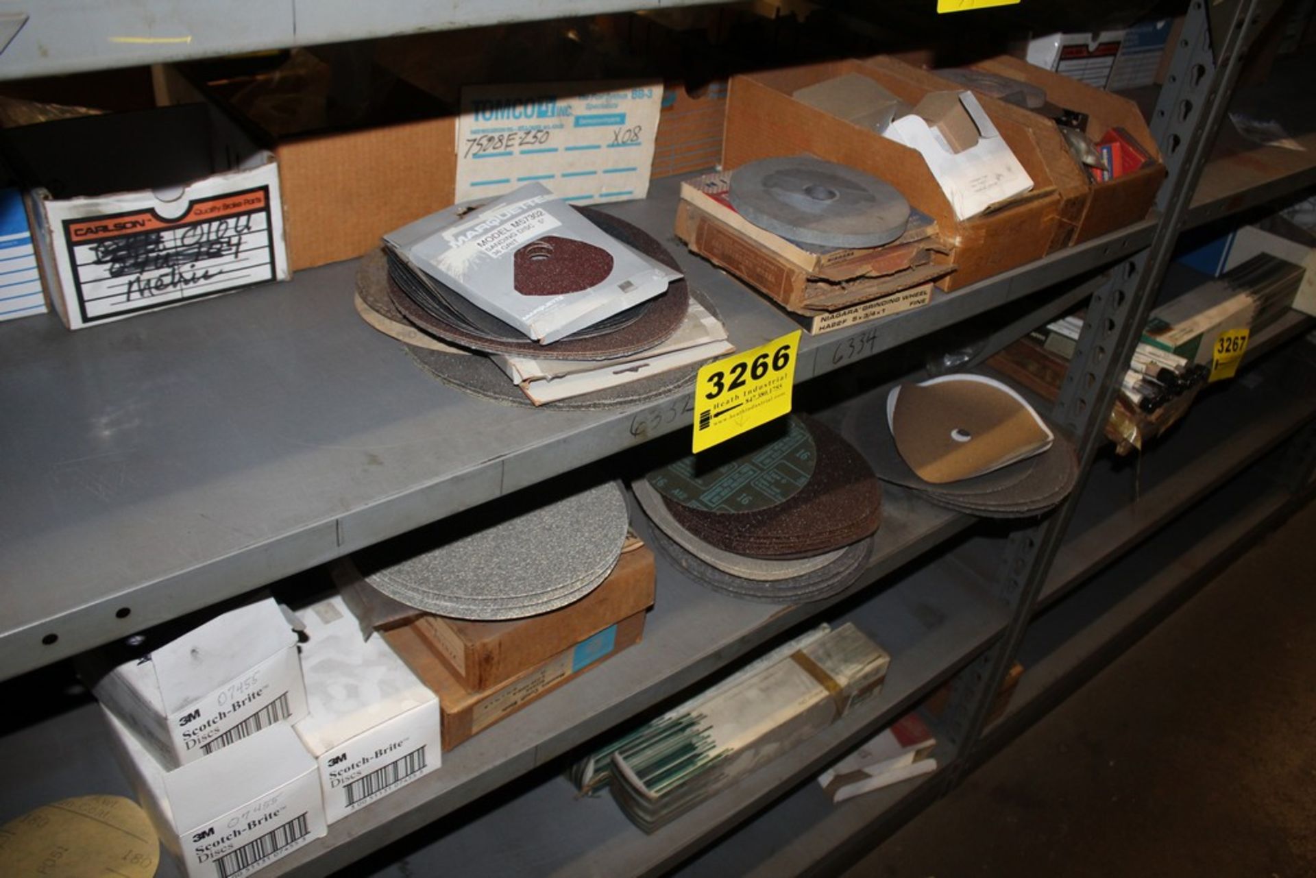 ABRASIVE CUTTING BLADES ON TWO SHELVES