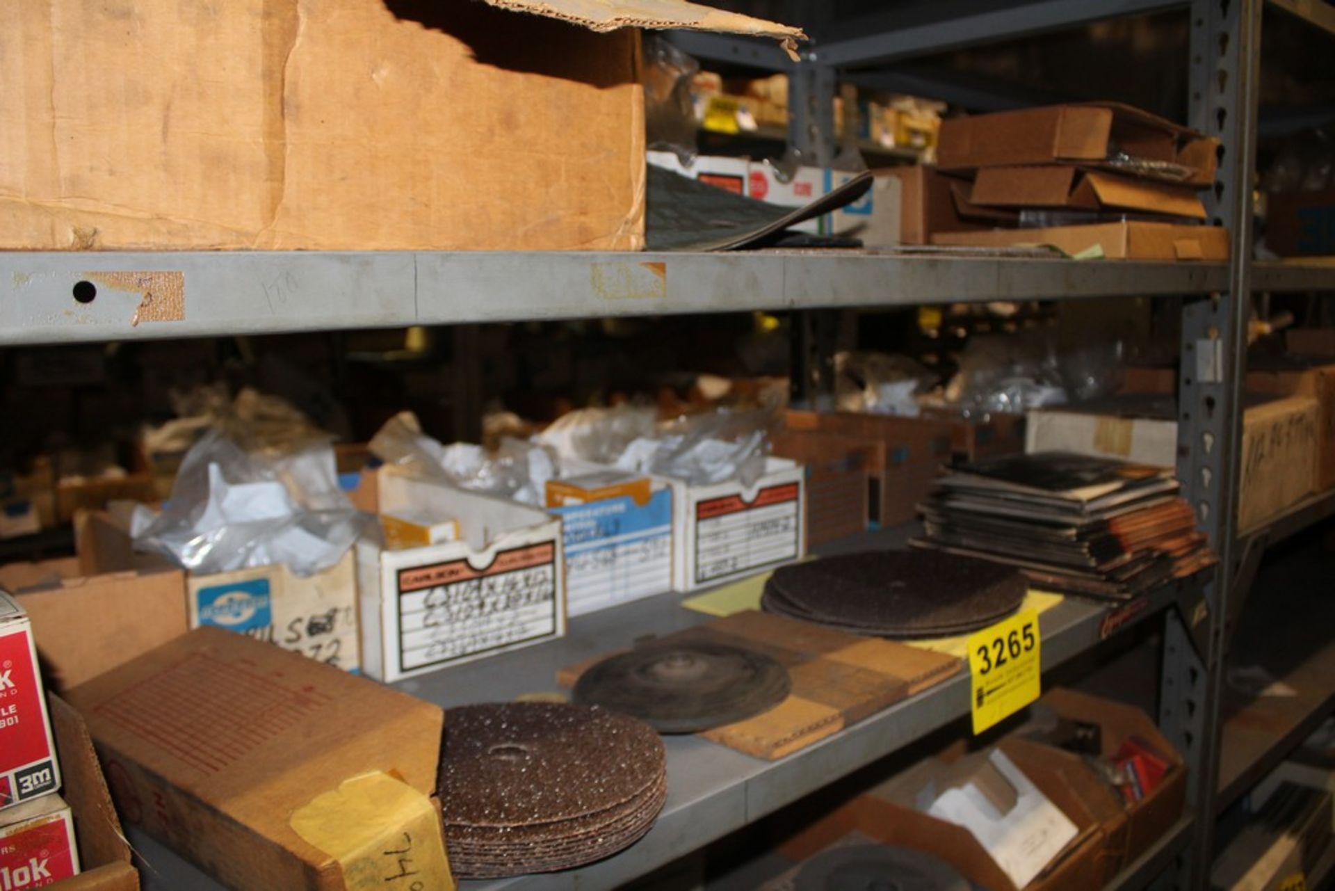 ABRASIVE CUTTING BLADES ON TWO SHELVES