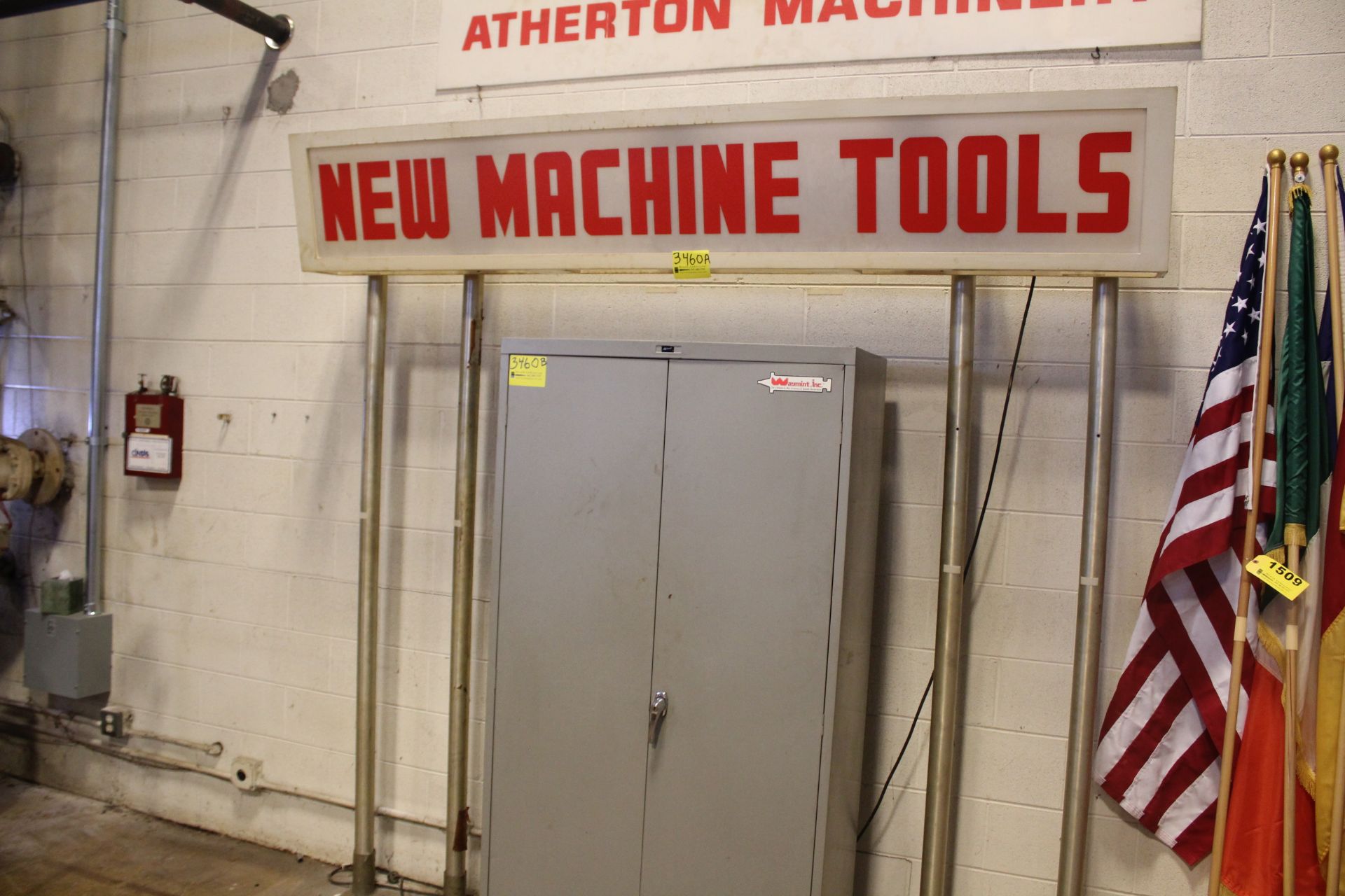 LIGHTED "NEW MACHINE TOOLS" SIGN