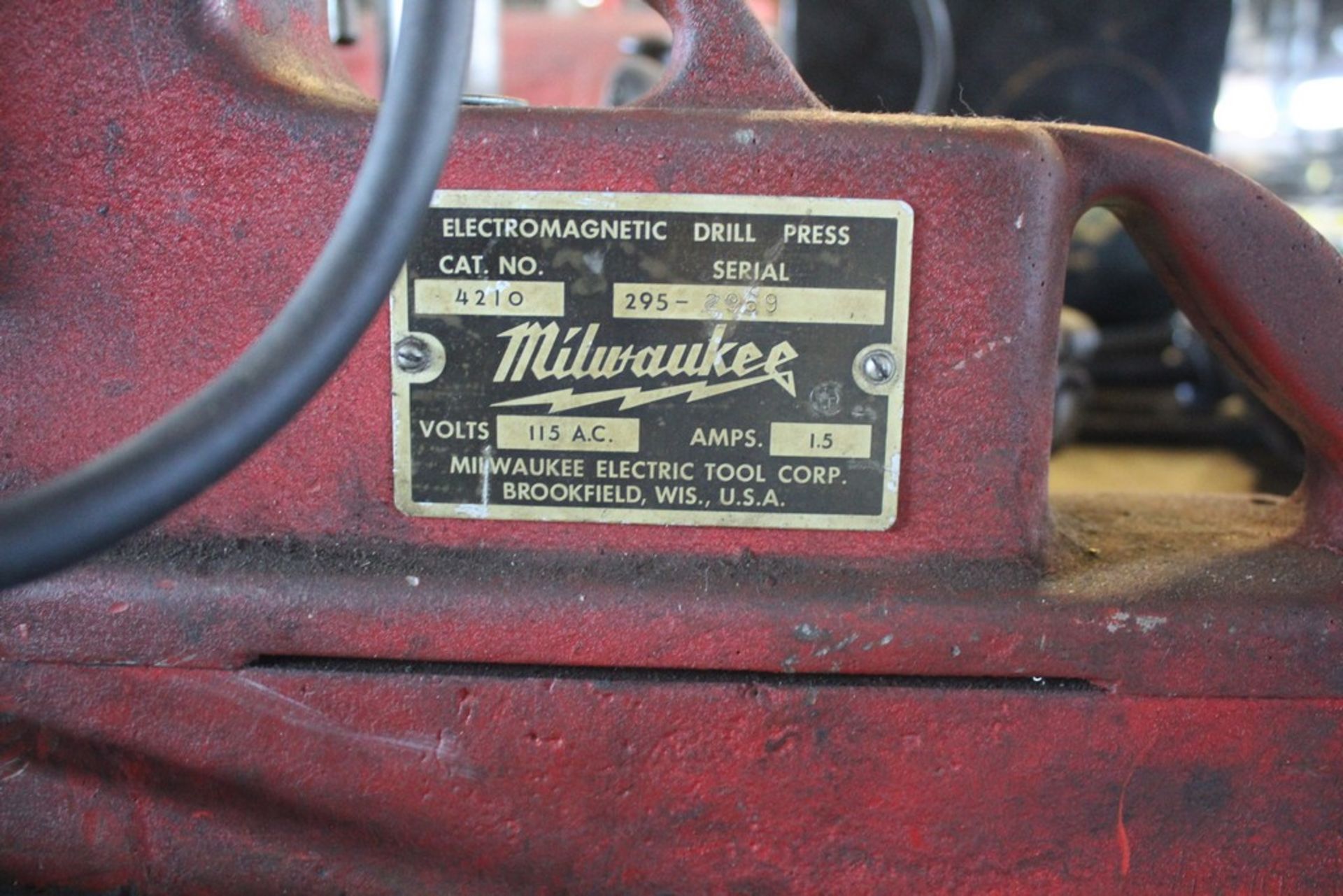 MILWAUKEE MAGNETIC BASE DRILL CAT. NO 4210 - Image 2 of 2