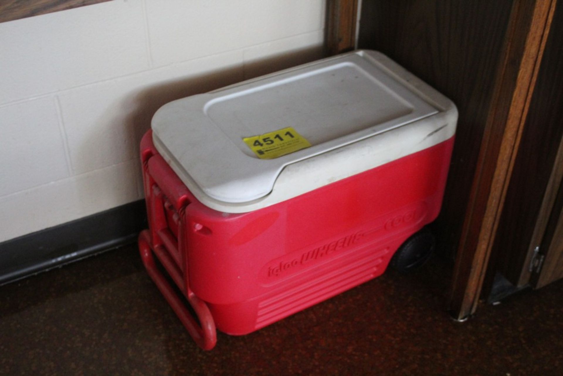 PORTABLE COOLER