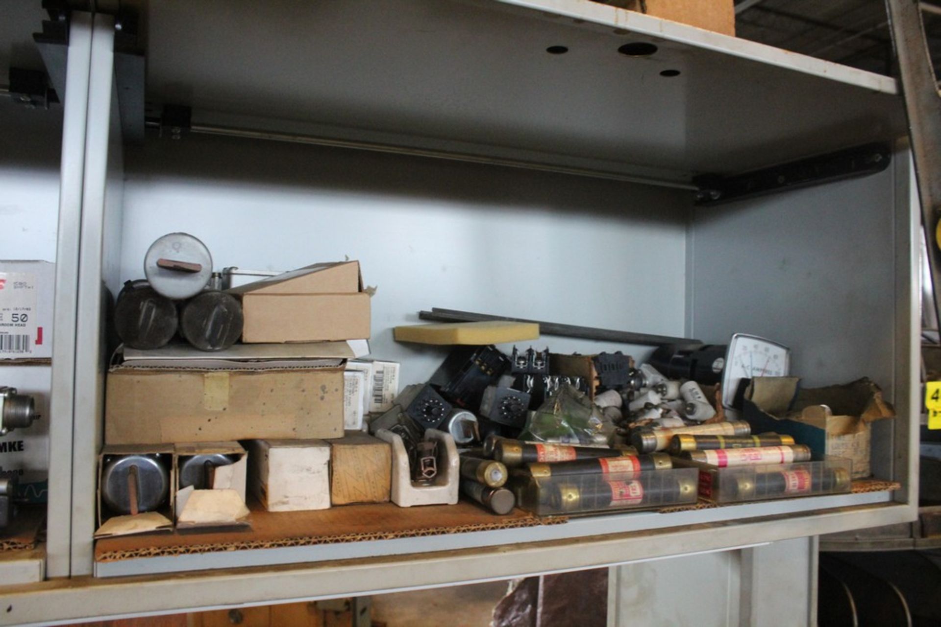 ASSORTED ELECTRICAL SUPPLIES AND PARTS ON TWO SHELVES - Image 3 of 3