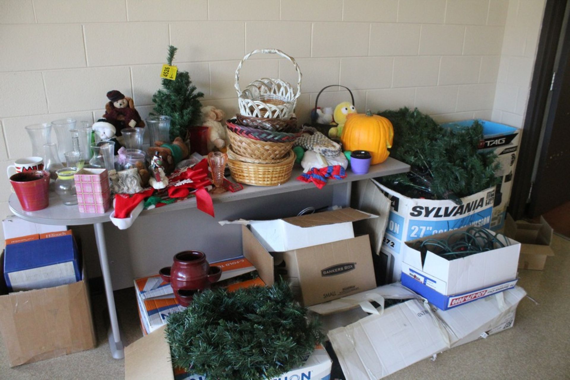 LARGE QTY OF CHRISTMAS DECOR AND KNICK KNACKS