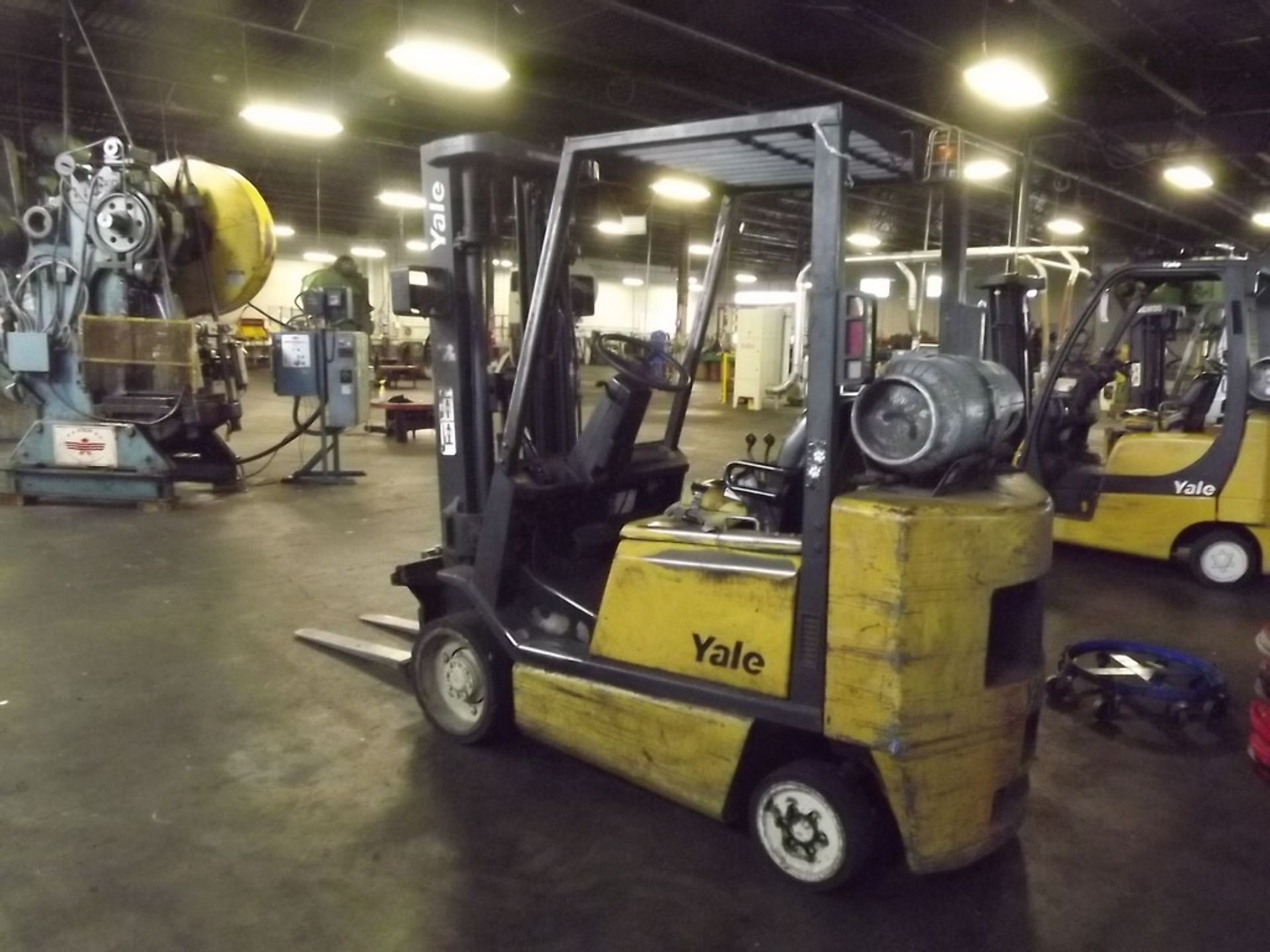 YALE 5,000 LB. MODEL GLCO50TGNUAE088 LP GAS FORKLIFT TRUCK, S/N E187V08936W, 200” MAX. LIFT, - Image 3 of 5