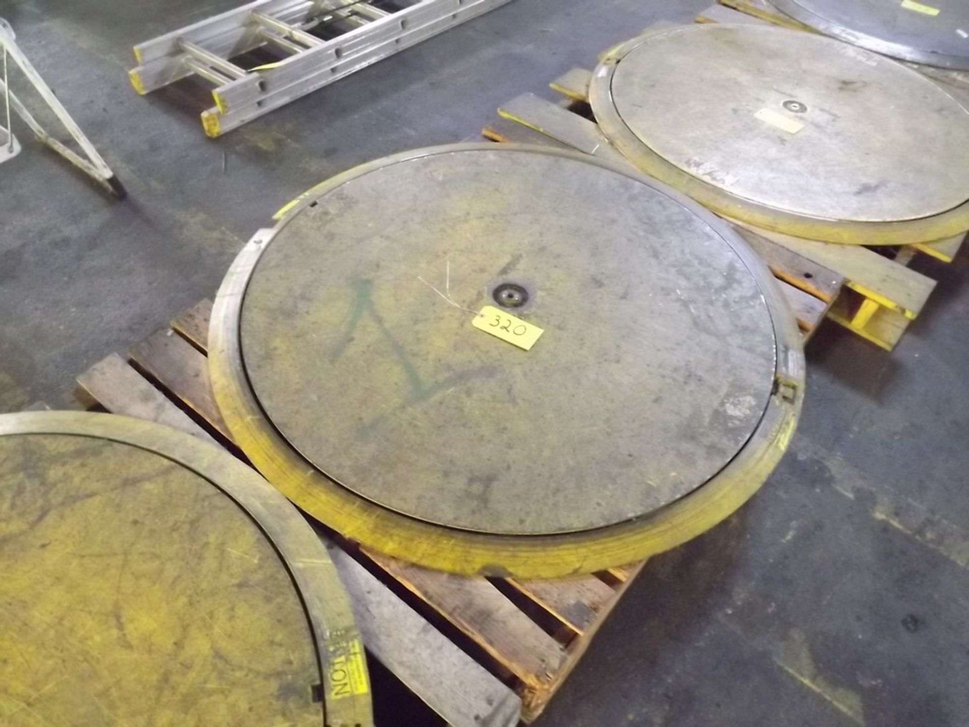 SOUTHWORTH PALLETPAL LOW PROFILE 43" DISC TURNTABLE