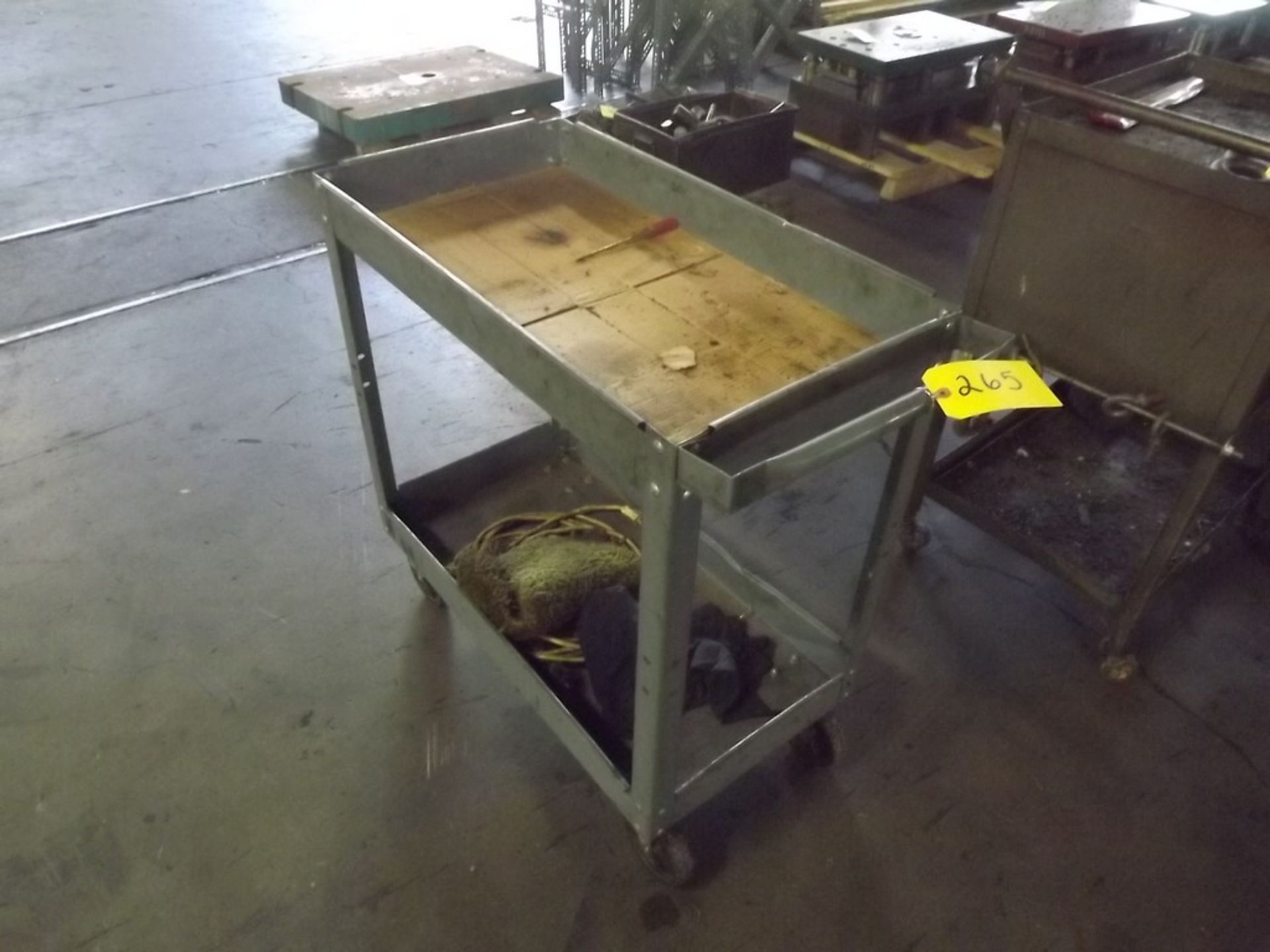 30" X 17" X 32" PORTABLE SHOP CART