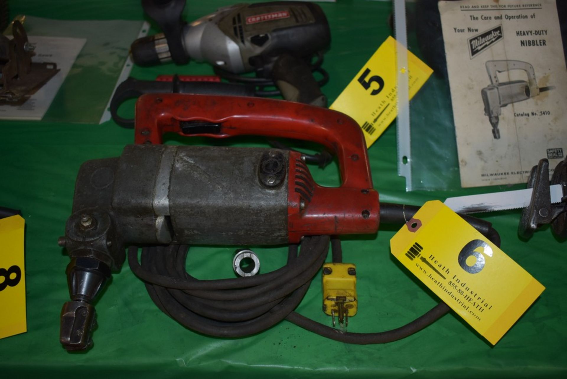 MILWAUKEE HEAVY DUTY ELECTRIC NIBBLER