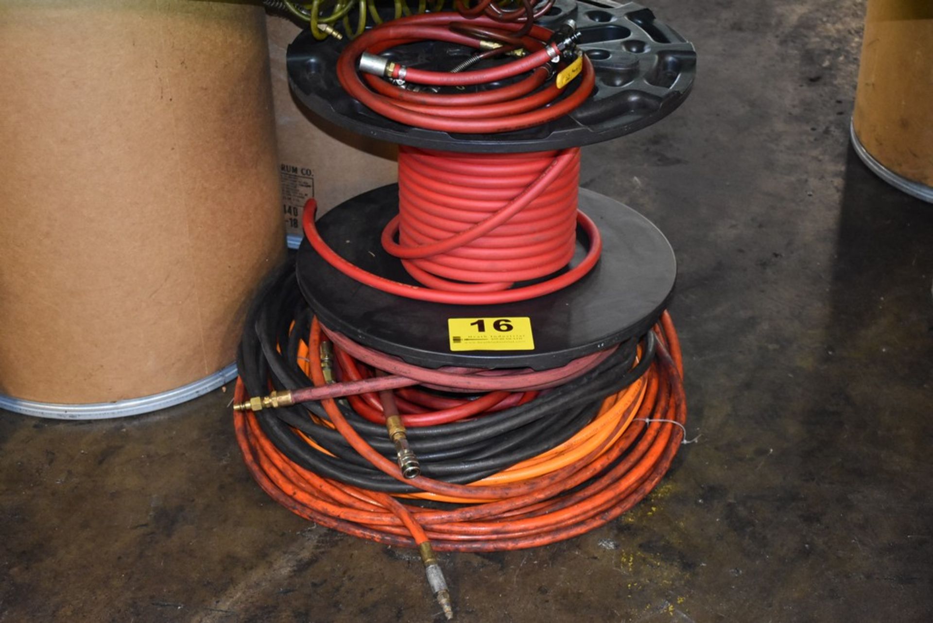 ASSORTED PNEUMATIC HOSE & AIR RECEIVING TANK