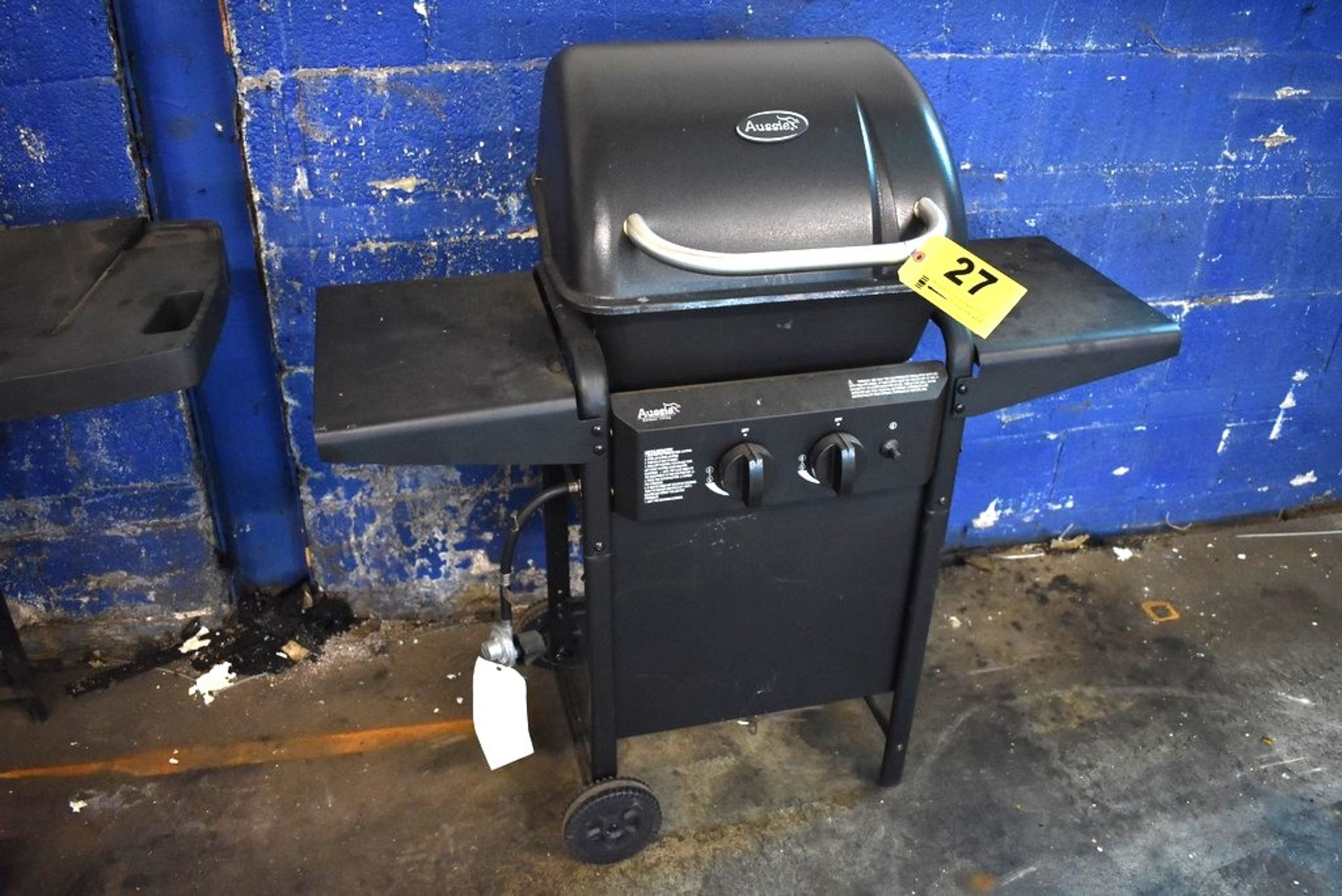 AUSSIE OUTDOOR LIVING PROPANE GRILL