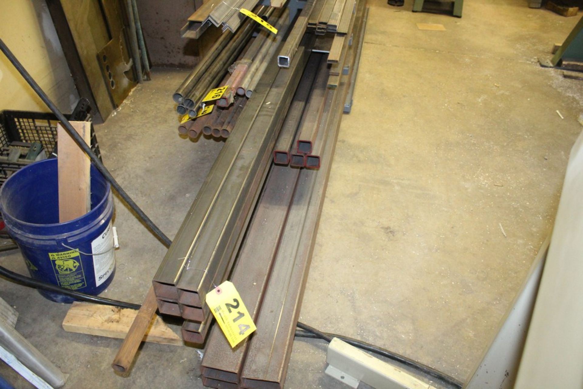 LARGE QTY OF STEEL TUBE AND FLAT BAR STOCK (SOME 24' LONG)
