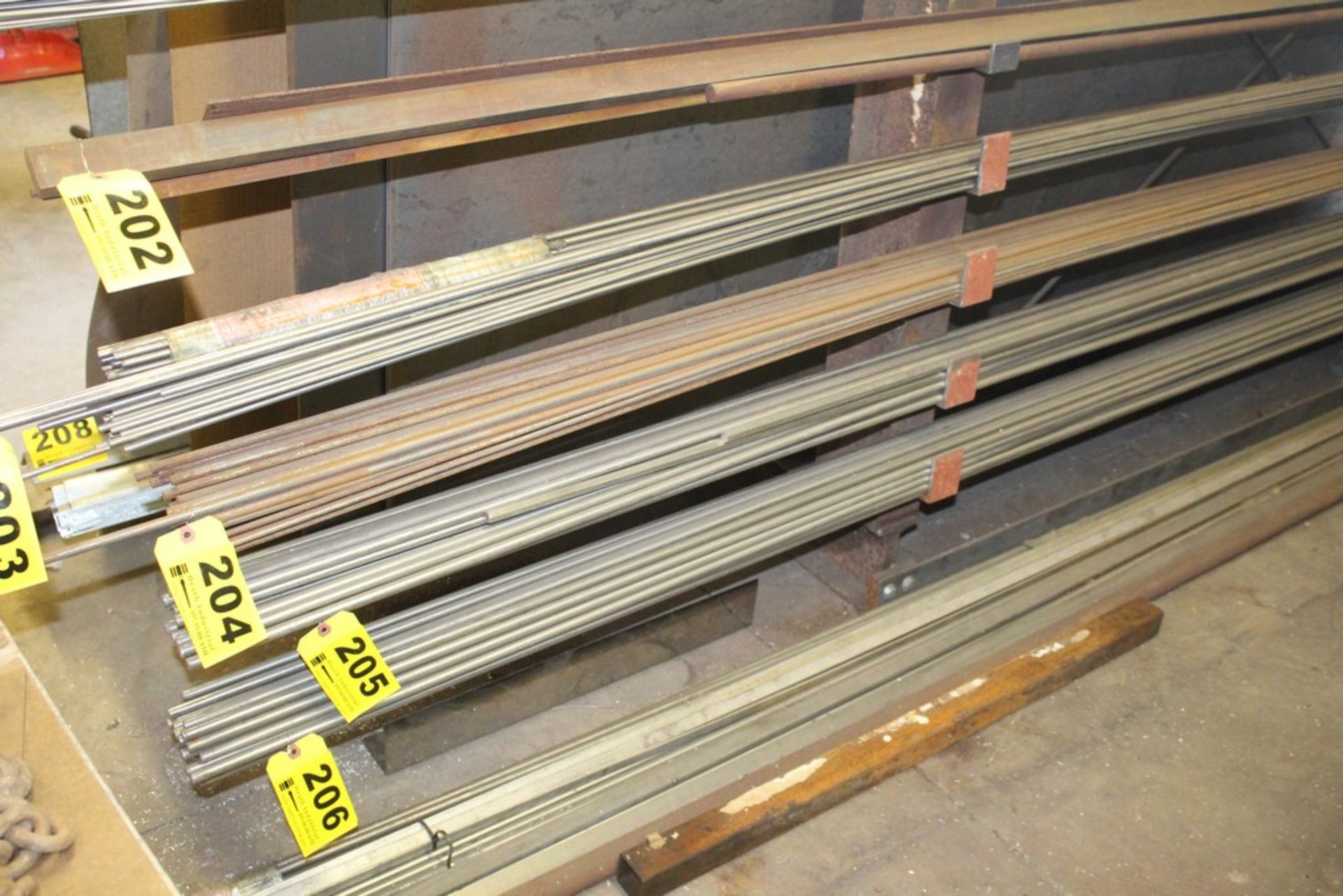 LARGE QTY 12' STEEL RODS
