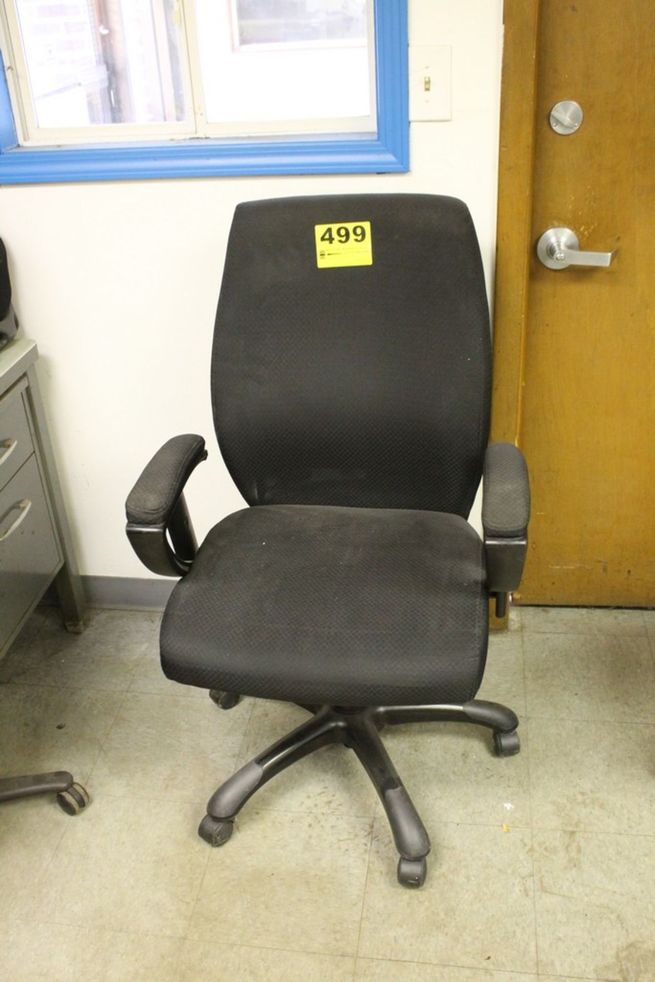 OFFICE CHAIR