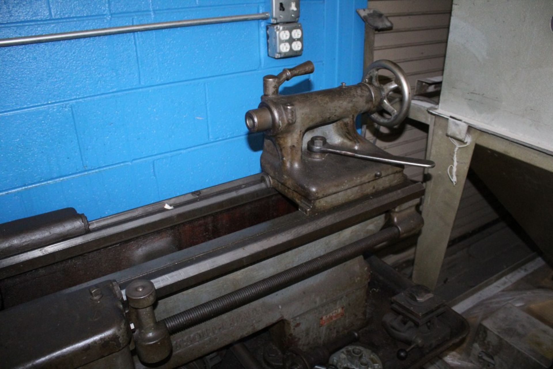 SOUTH BEND 16" X 36" TOOLROOM LATHE S/N 8124HKR12, WITH 3-JAW CHUCK - Image 4 of 5