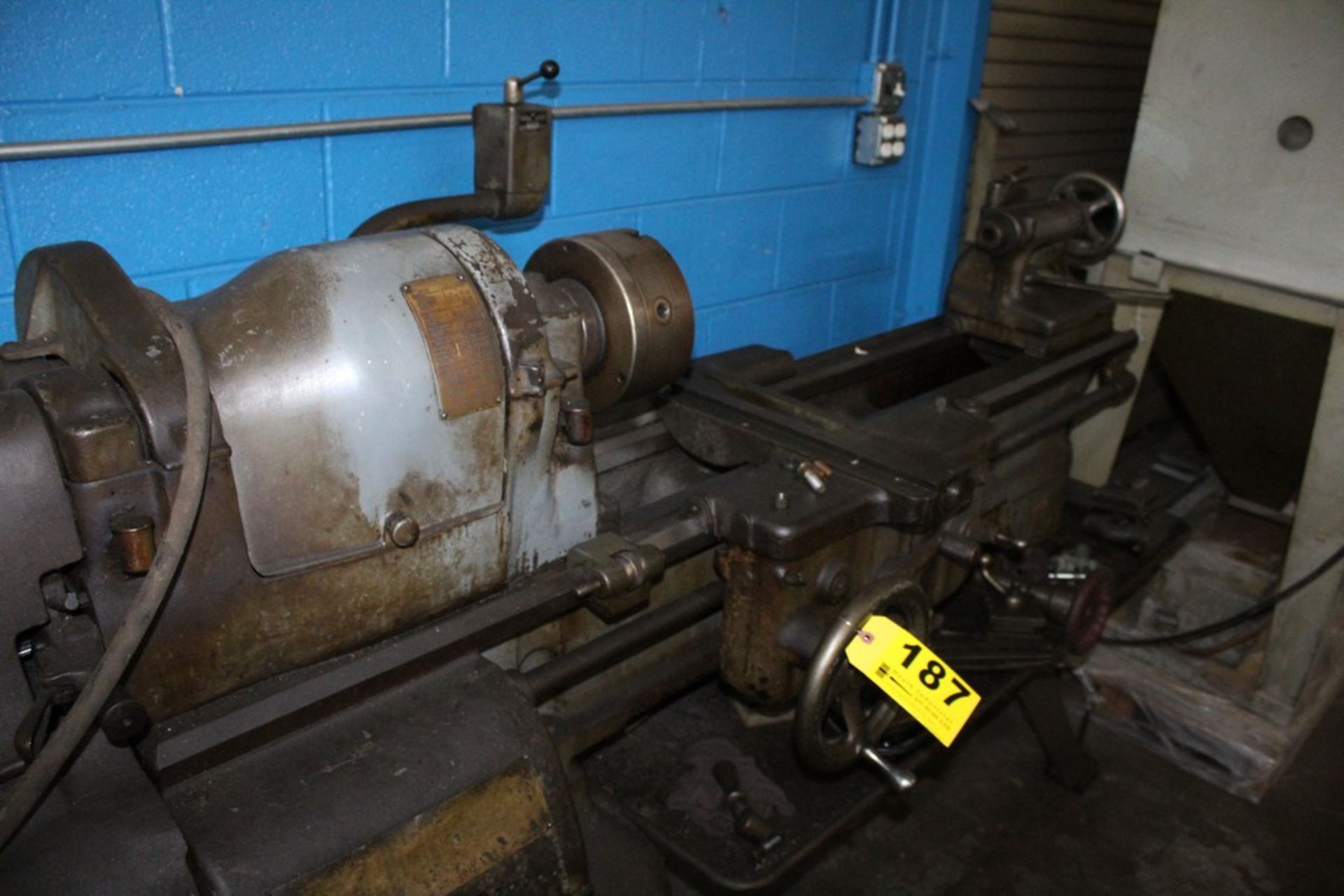 SOUTH BEND 16" X 36" TOOLROOM LATHE S/N 8124HKR12, WITH 3-JAW CHUCK - Image 2 of 5