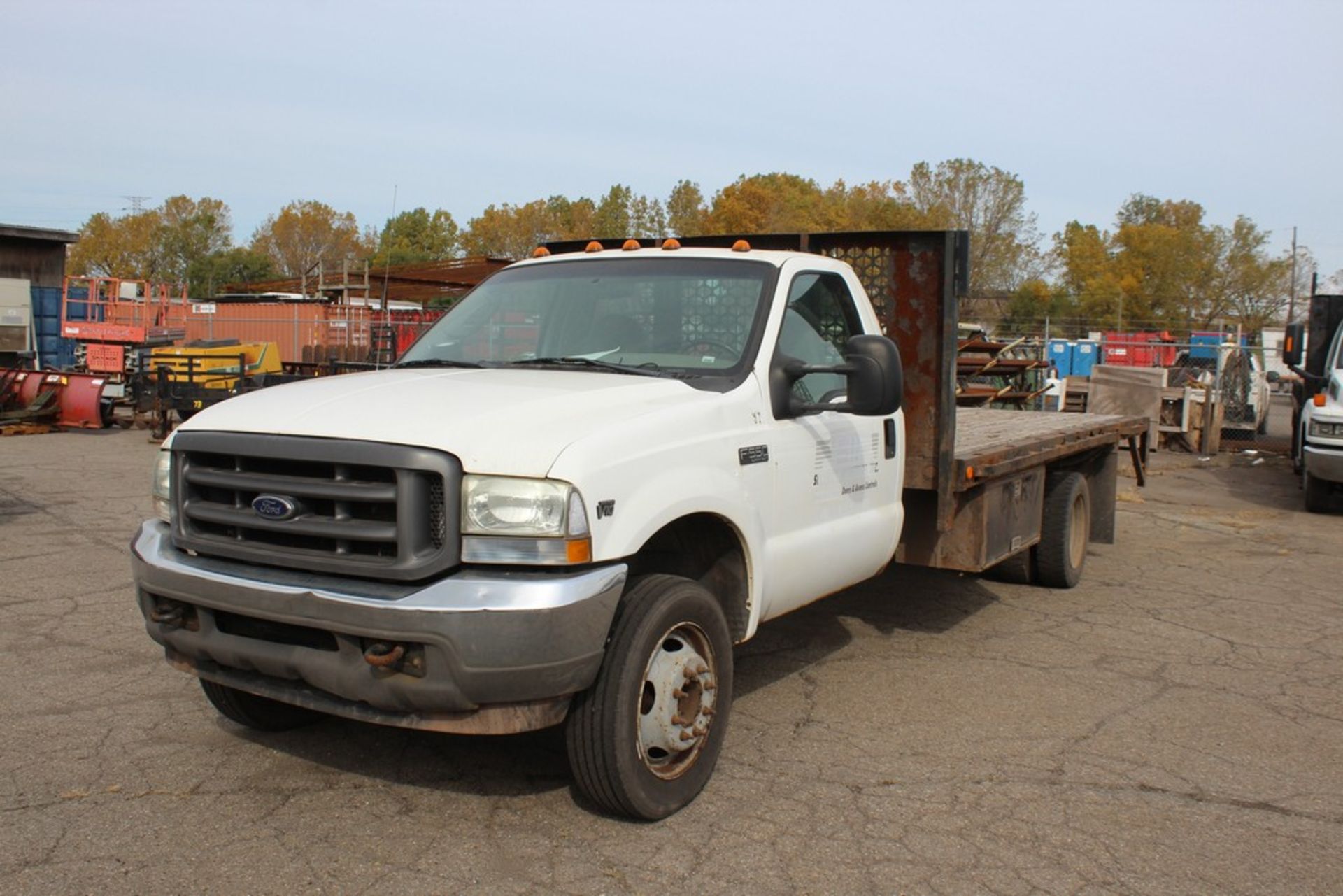 2004 FORD MODEL F-550 XL SUPER DUTY FLAT BED TRUCK, VIN: 1FDAF56S94ED37831, 16’ WOOD DECK, TRITON