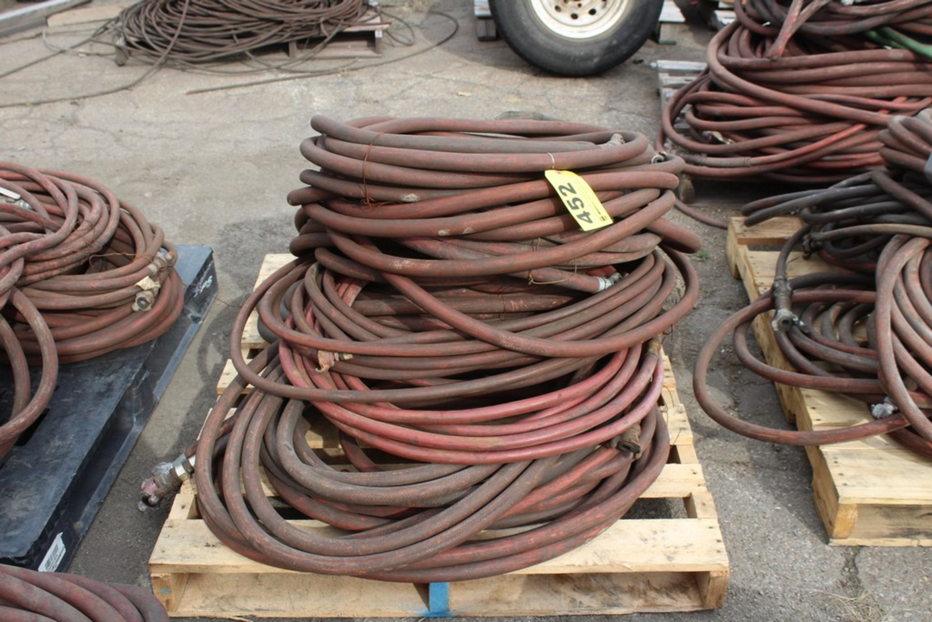 LARGE QUANTITY OF AIR HOSE ON SKID