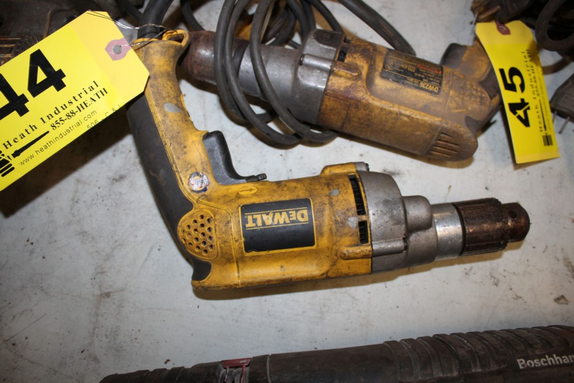 DEWALT MODEL DW235G VSR DRILL