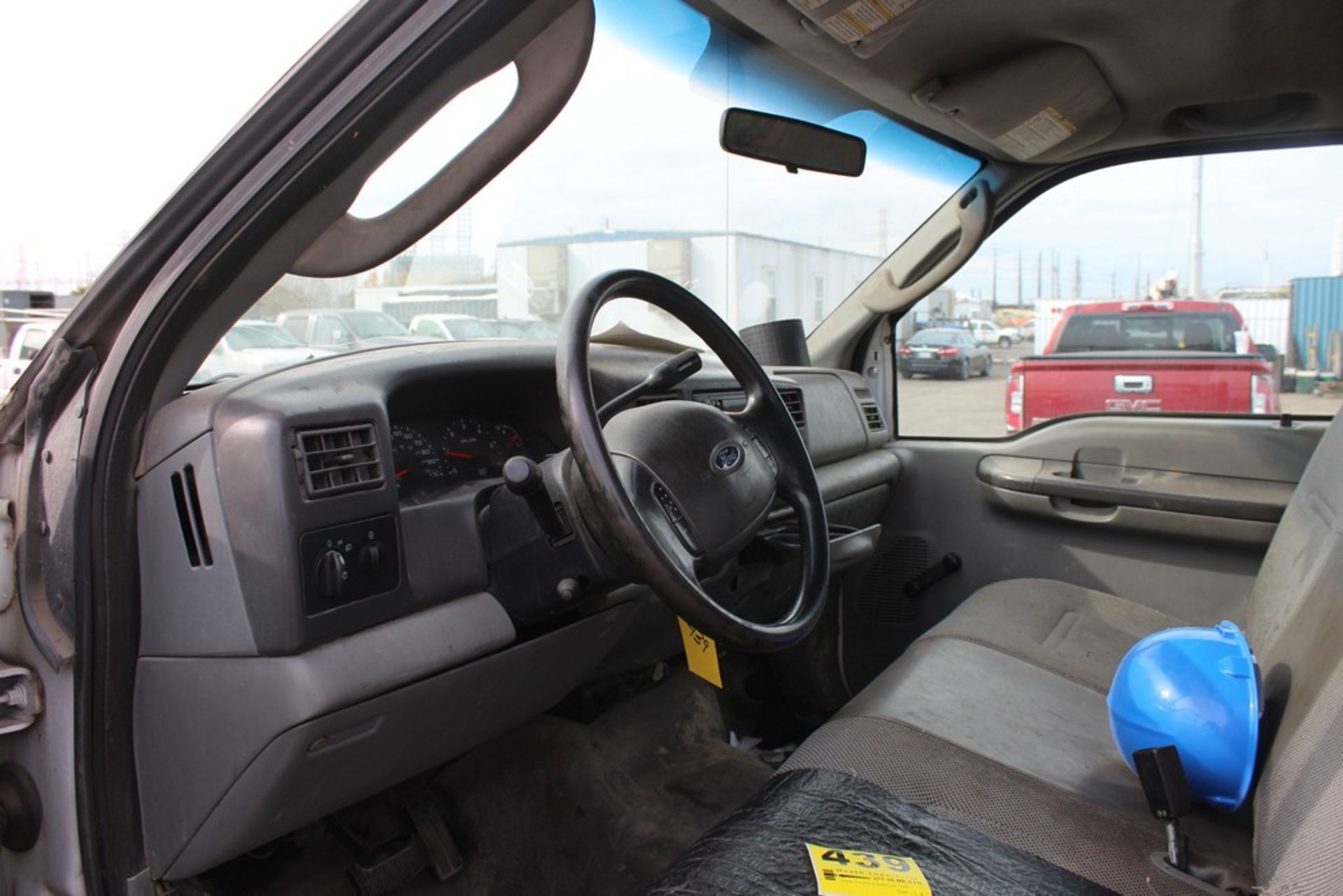 2004 FORD MODEL F-550 XL SUPER DUTY FLAT BED TRUCK, VIN: 1FDAF56S94ED37831, 16’ WOOD DECK, TRITON - Image 5 of 7