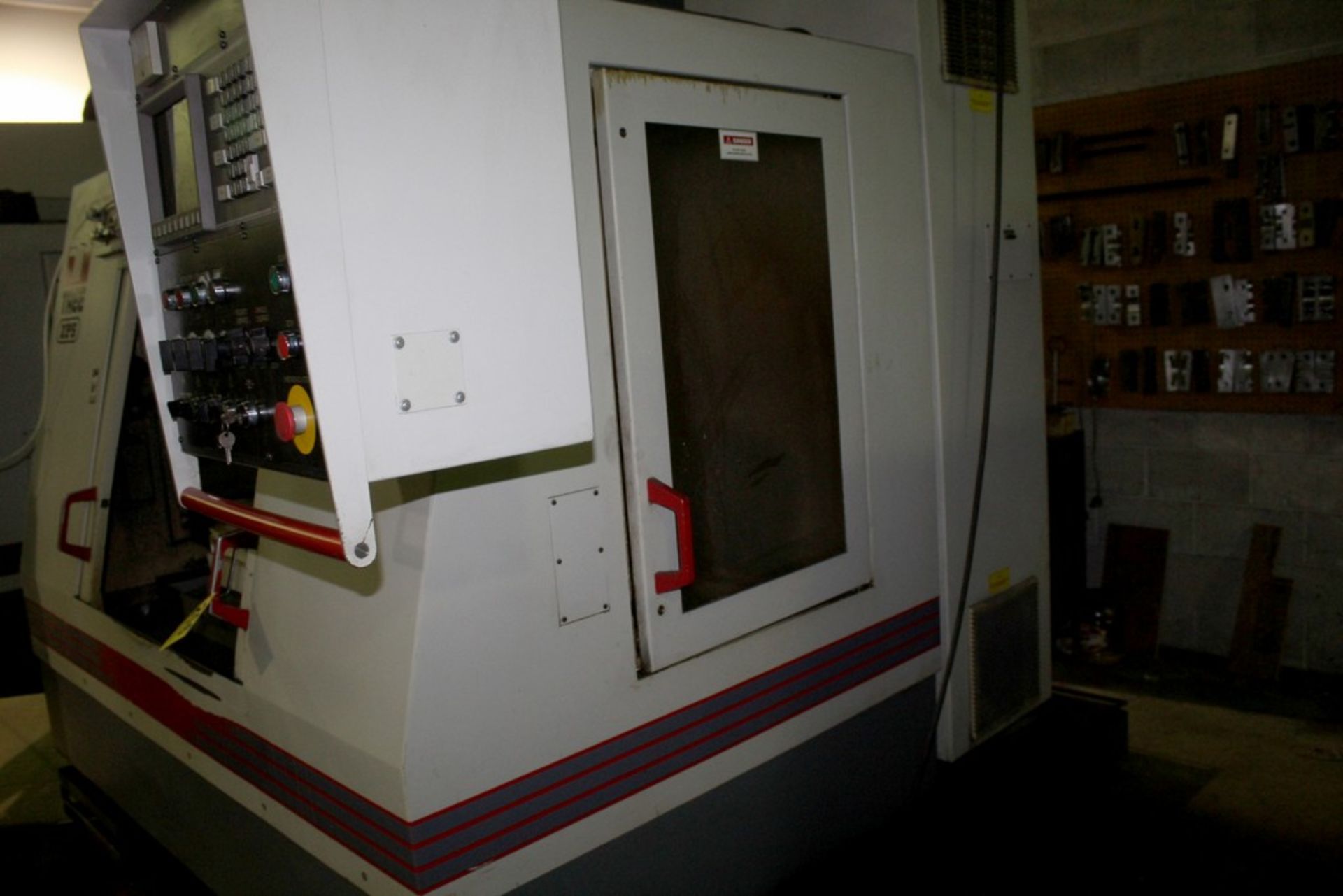 TREE MODEL VMC760/20 CNC VERTICAL MACHINING CENTER, S/N 9-16-94-1029 22” X-AXIS TRAVEL, 16” Y-AXIS - Image 7 of 10