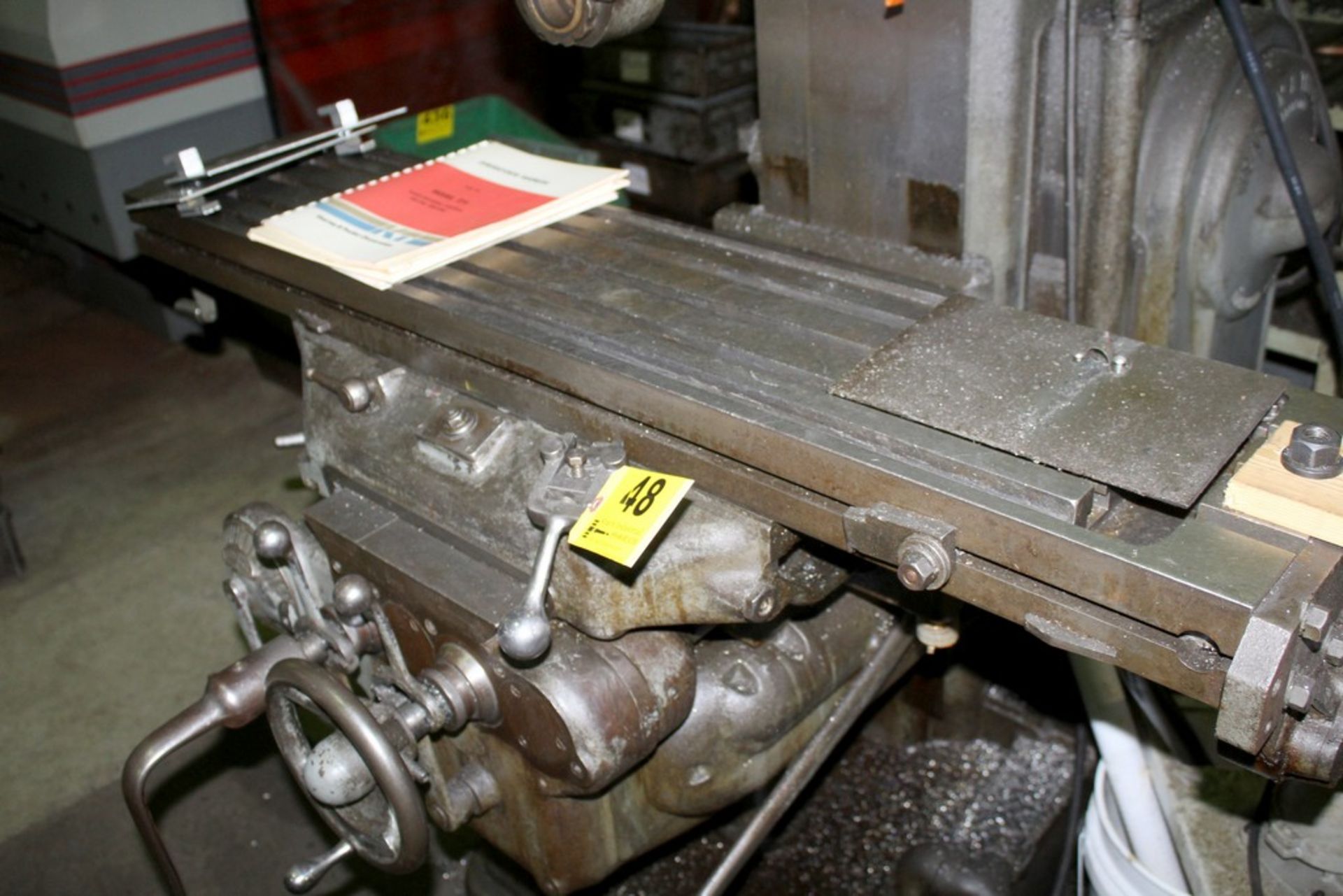 MILWAUKEE MODEL H PLAIN HORIZONTAL MILLING MACHINE S/N 9-3073, T-SLOT WORK TABLE, ARBOR SUPPORT - Image 4 of 5