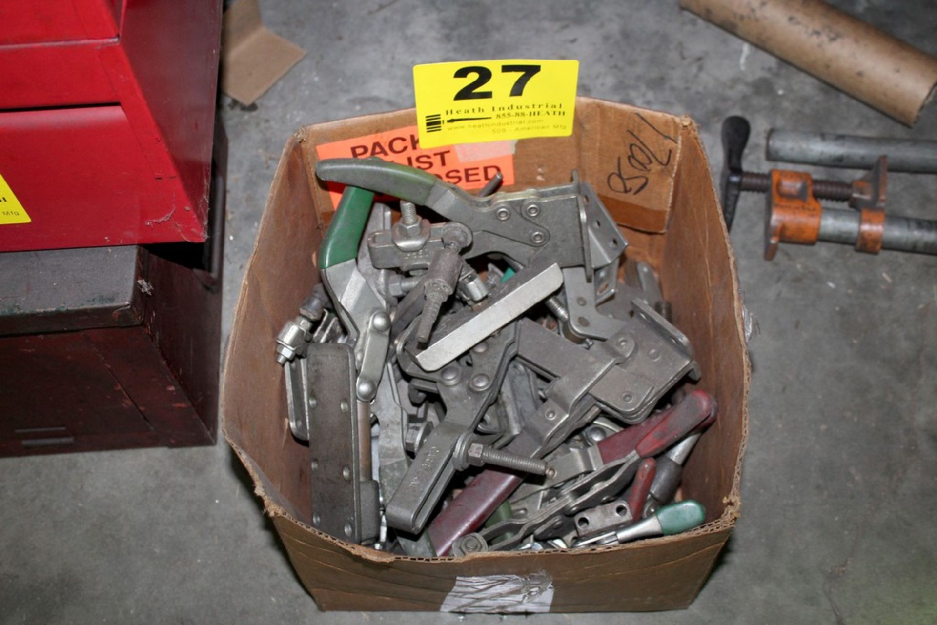 ASSORTED TOGGLE CLAMPS IN BOX