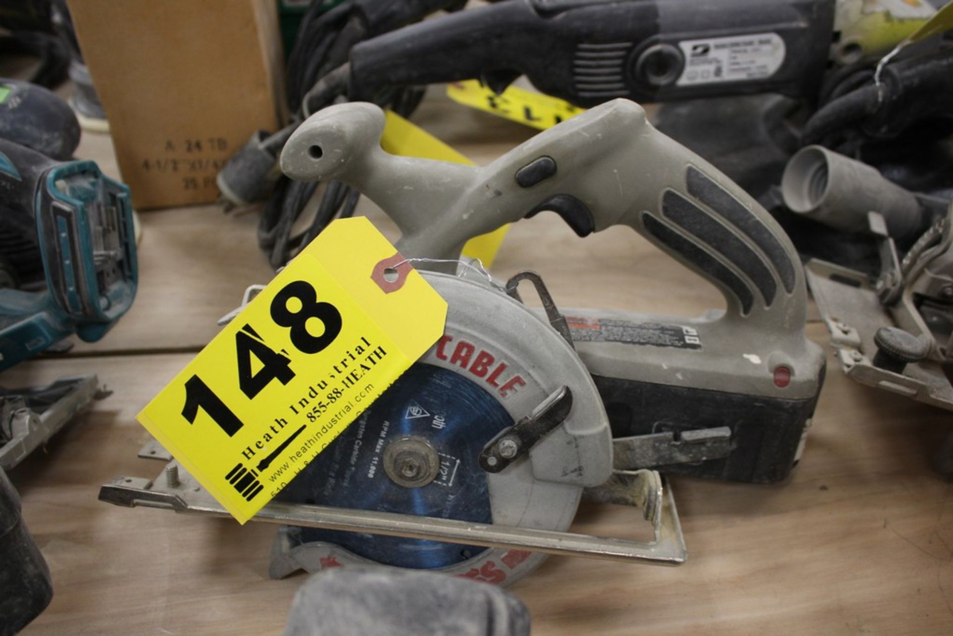 PORTER CABLE MODEL 845 BATTERY OPERATED CIRCULAR SAW 19.2 VOLT - Image 2 of 2