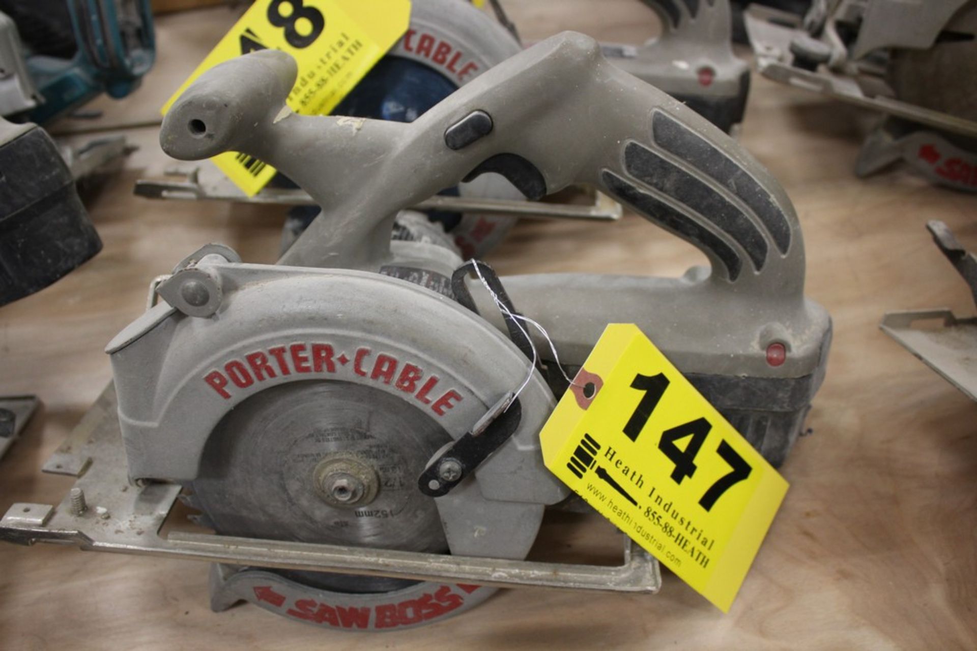 PORTER CABLE MODEL 845 BATTERY OPERATED CIRCULAR SAW 19.2 VOLT - Image 2 of 2