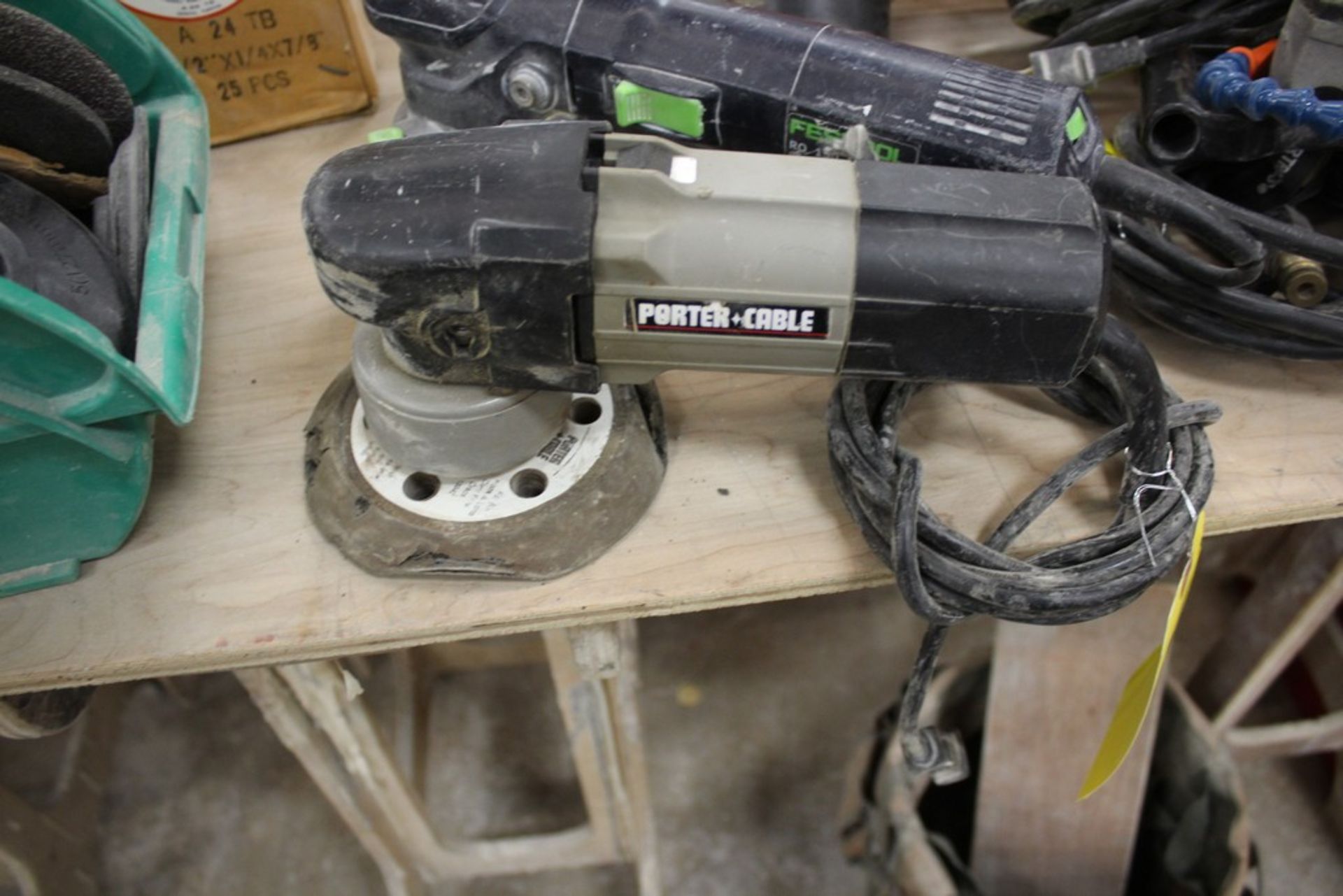 PORTER CABLE MODEL 7336 VARIABLE SPEED RANDOM ORBITAL SANDER - Image 2 of 2