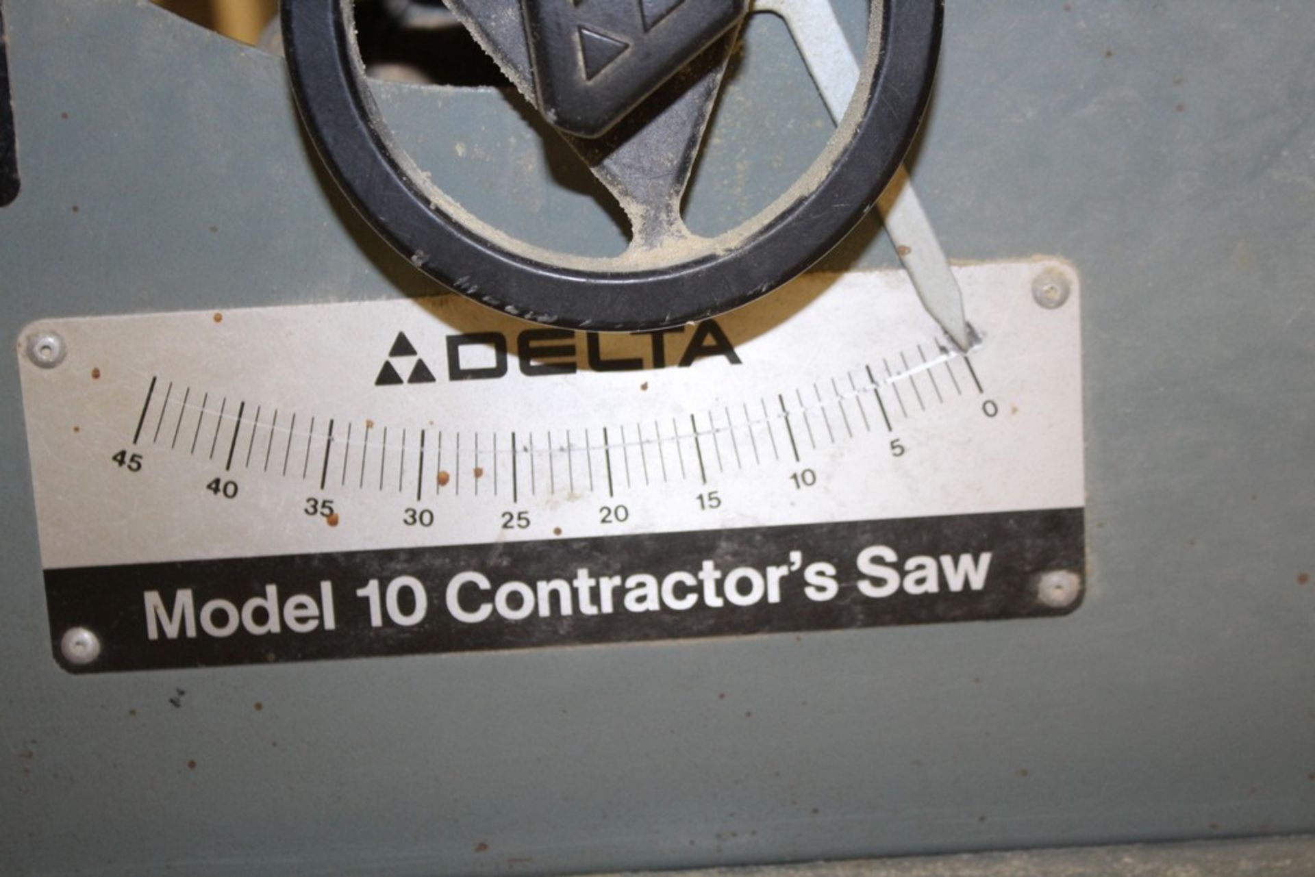 DELTA MODEL 10 CONTRACTOR TABLE SAW (MISSING BELT AND FENCE) - Image 4 of 6