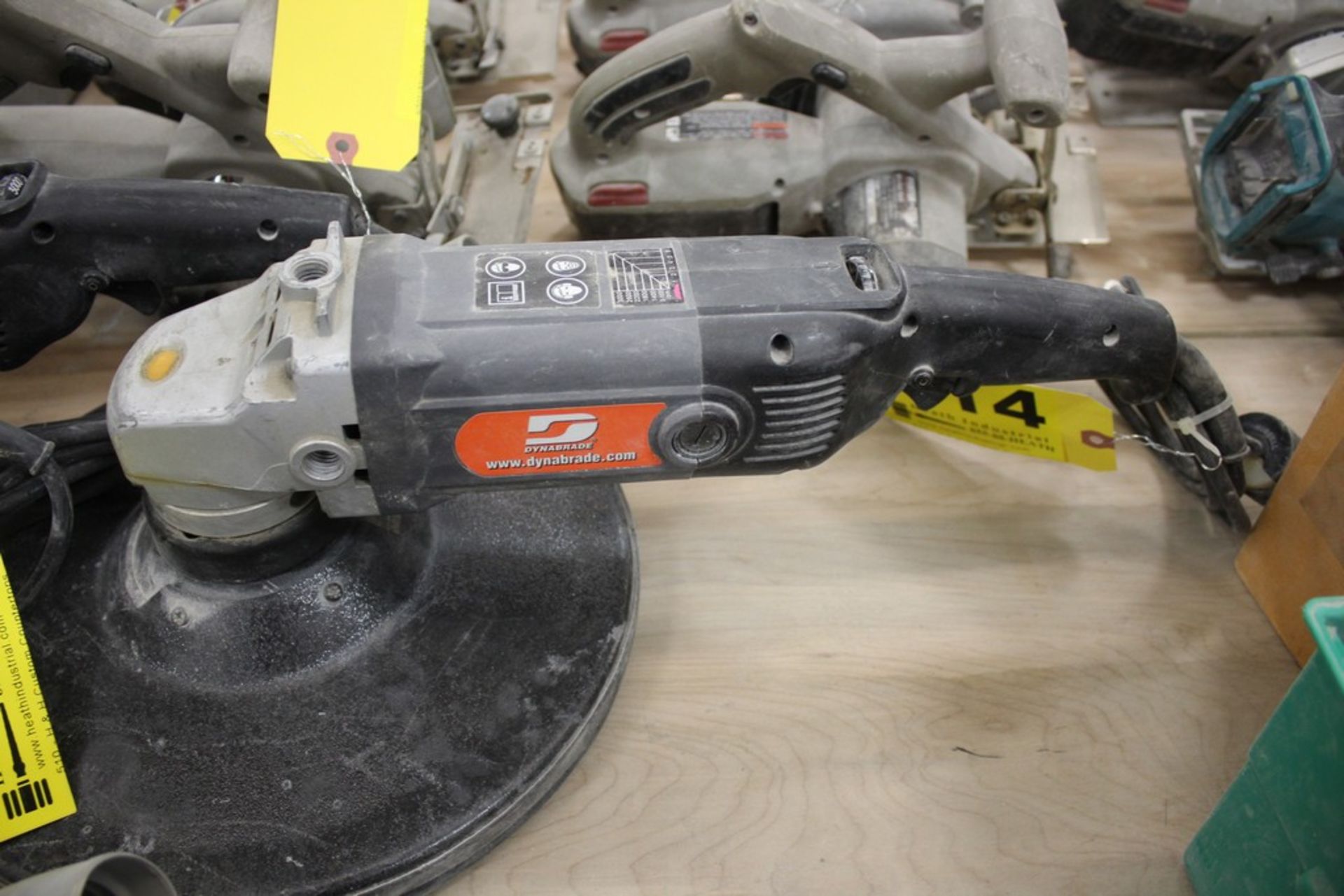 DYNABRADE MODEL 51613 RANDOM ORBITAL SANDER-POLISHER