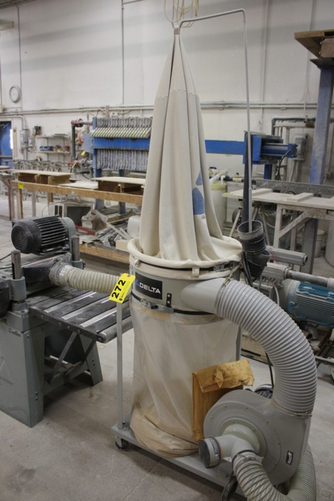 DELTA SINGLE BAG 1 1/2 HP PORTABLE DUST COLLECTOR - Image 2 of 4