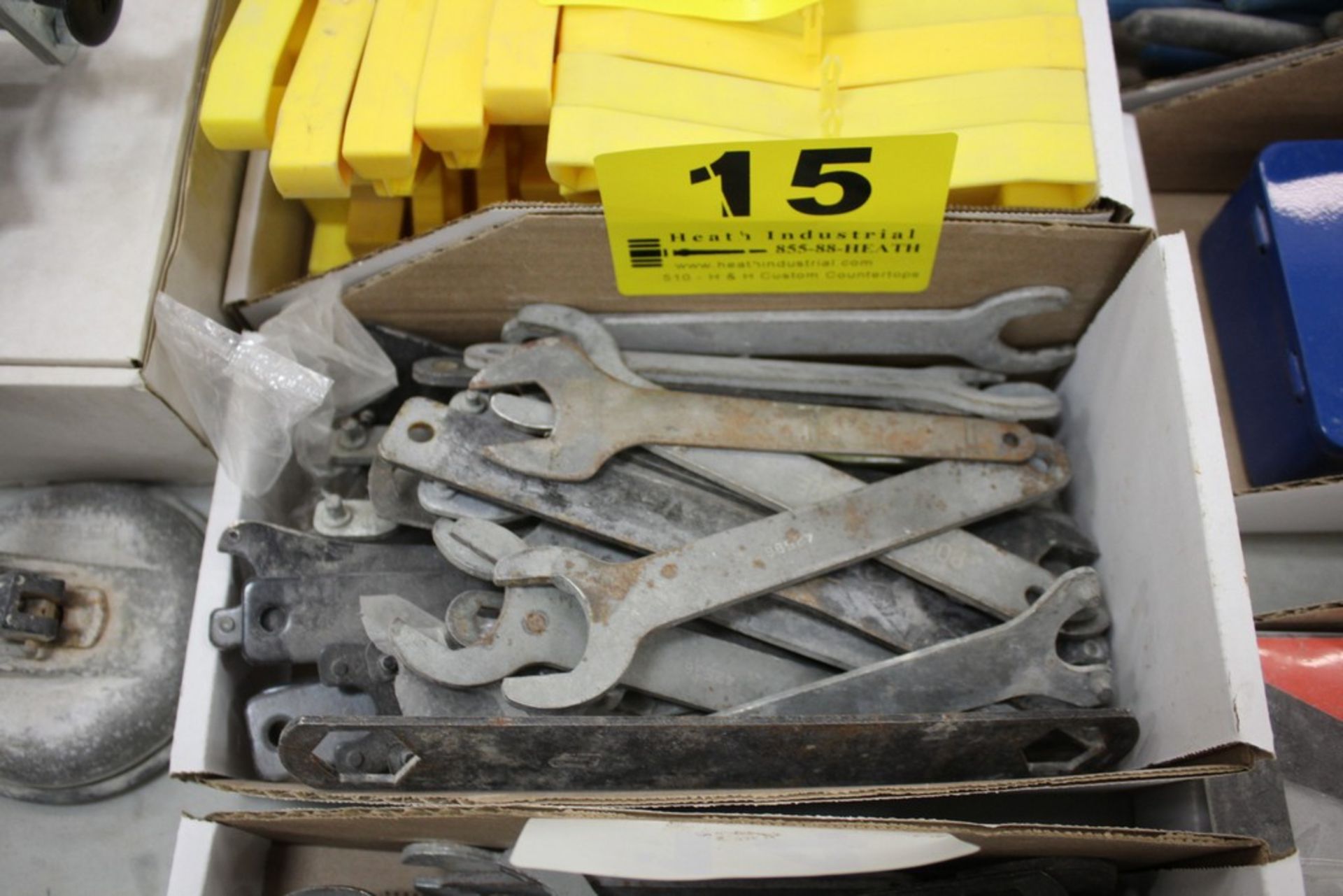 LARGE QTY OF WRENCHES IN BOX - Image 2 of 2