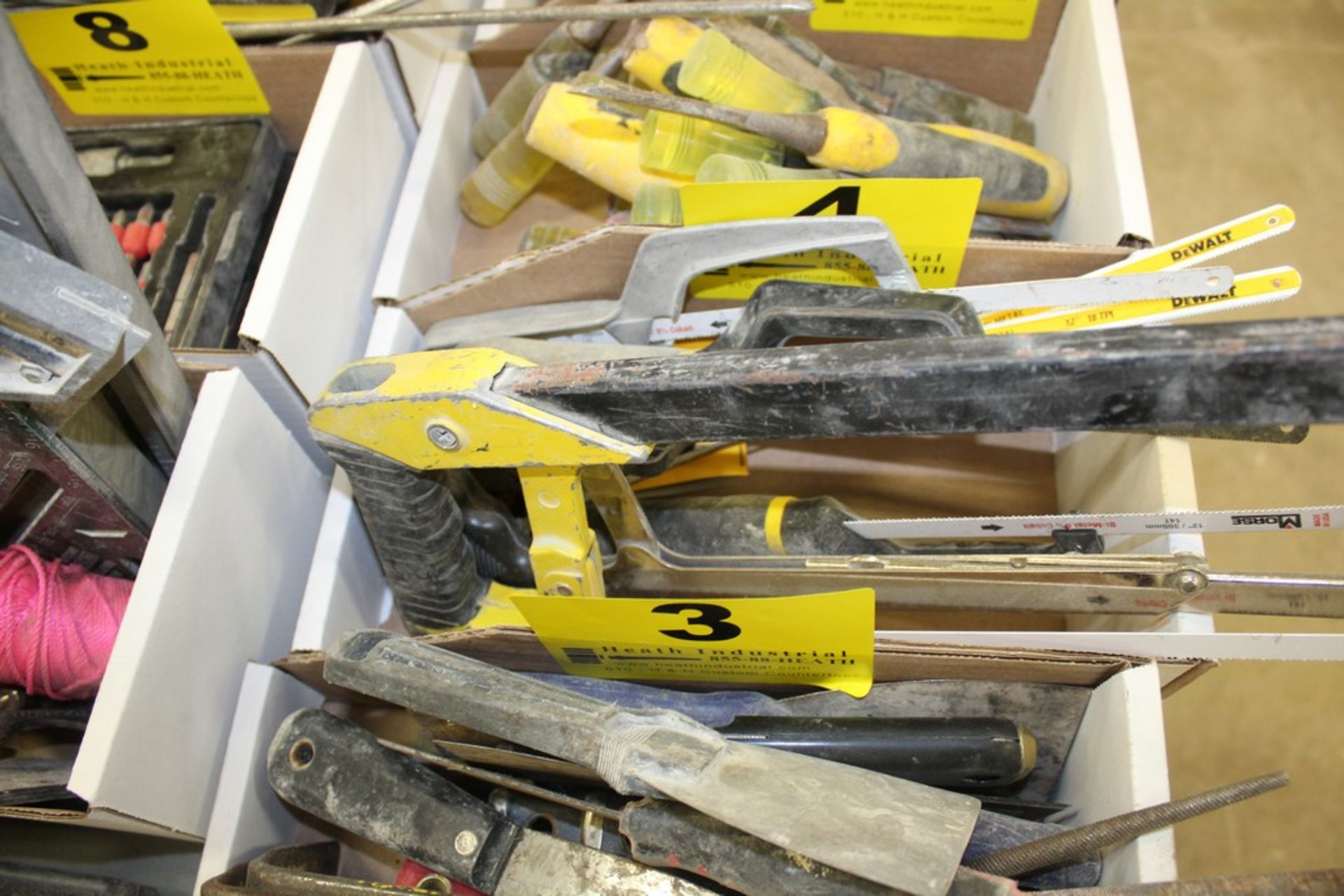 ASSORTED HACKSAWS IN BOX - Image 2 of 2