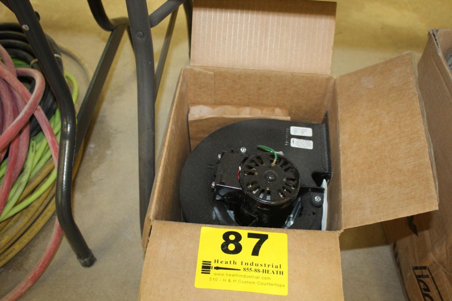 FASCO MODEL B45267 2-SPEED BLOWER (APPEARS NEW IN BOX) - Image 2 of 2