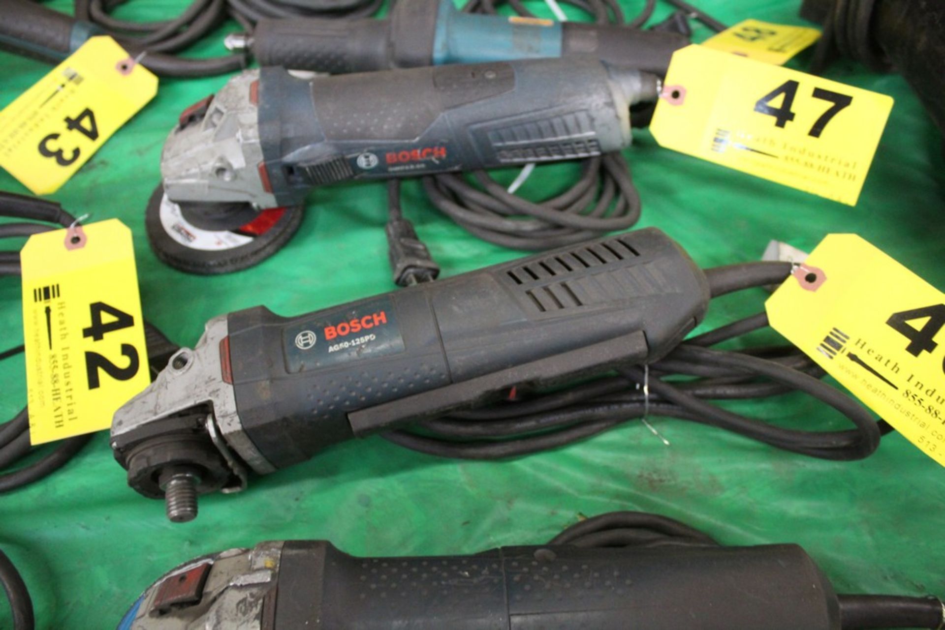 BOSCH MODEL AG50-125PD ELECTRIC ANGLE GRINDER / BUFFER