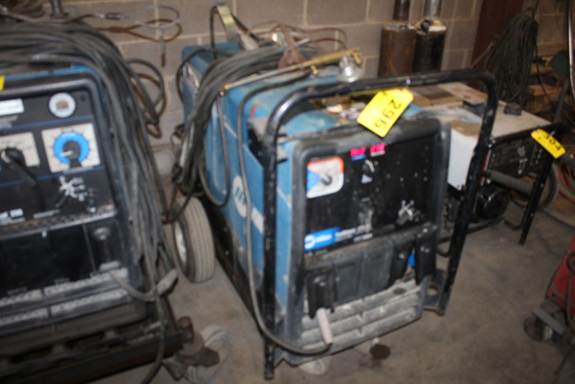 MILLER MODEL TRAILBLAZER 275DC PROPANE WELDER S/N: LGO02236 - Image 3 of 6